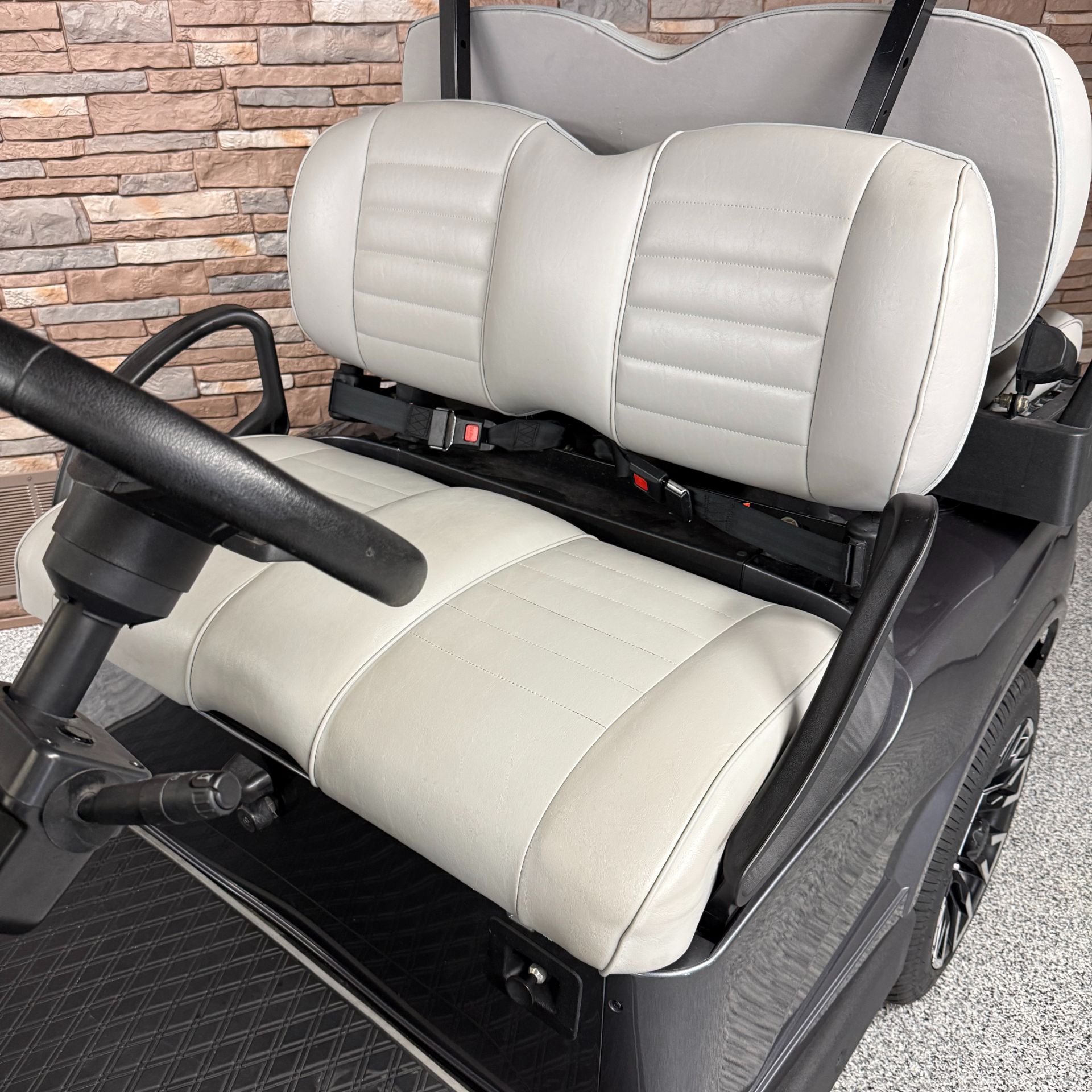 2009 E-Z-GO RXV in New Hampton, Iowa - Photo 8