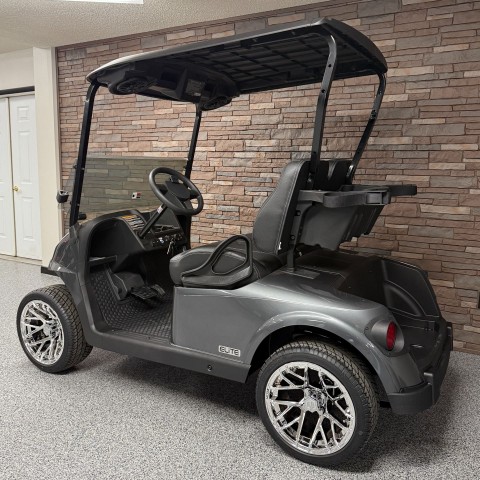 2026 E-Z-GO RXV 2 Freedom EX1 Gas in New Hampton, Iowa - Photo 3