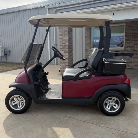 2005 Club Car Precedent - Electric in New Hampton, Iowa - Photo 2