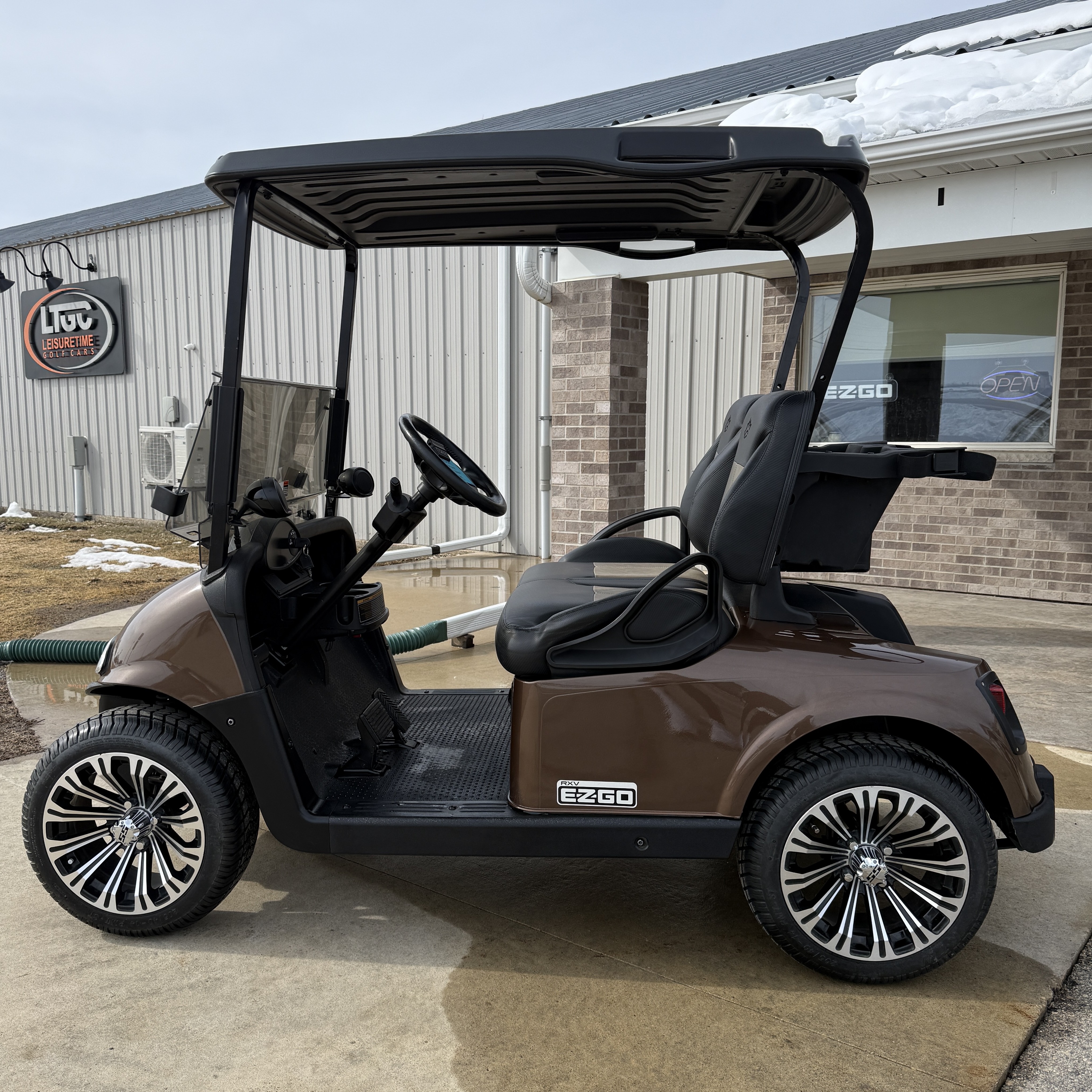 2016 E-Z-GO RXV Electric in New Hampton, Iowa - Photo 2