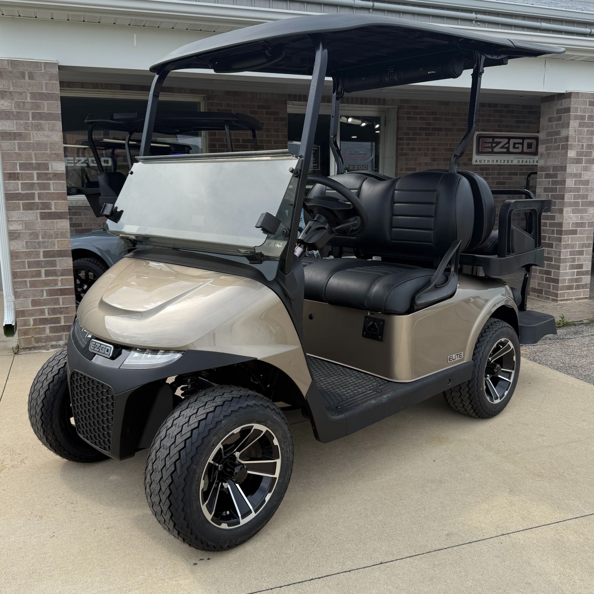 2026 E-Z-GO RXV 4 Touring ST ELiTE Lithium in New Hampton, Iowa - Photo 1