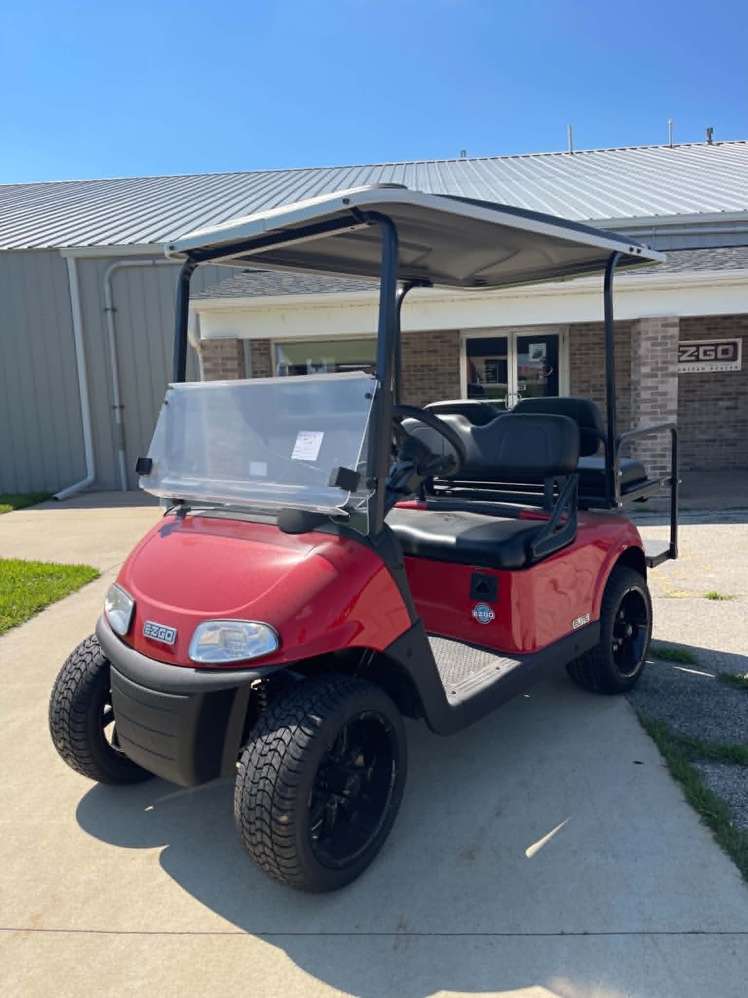 2021 EZGO RXV