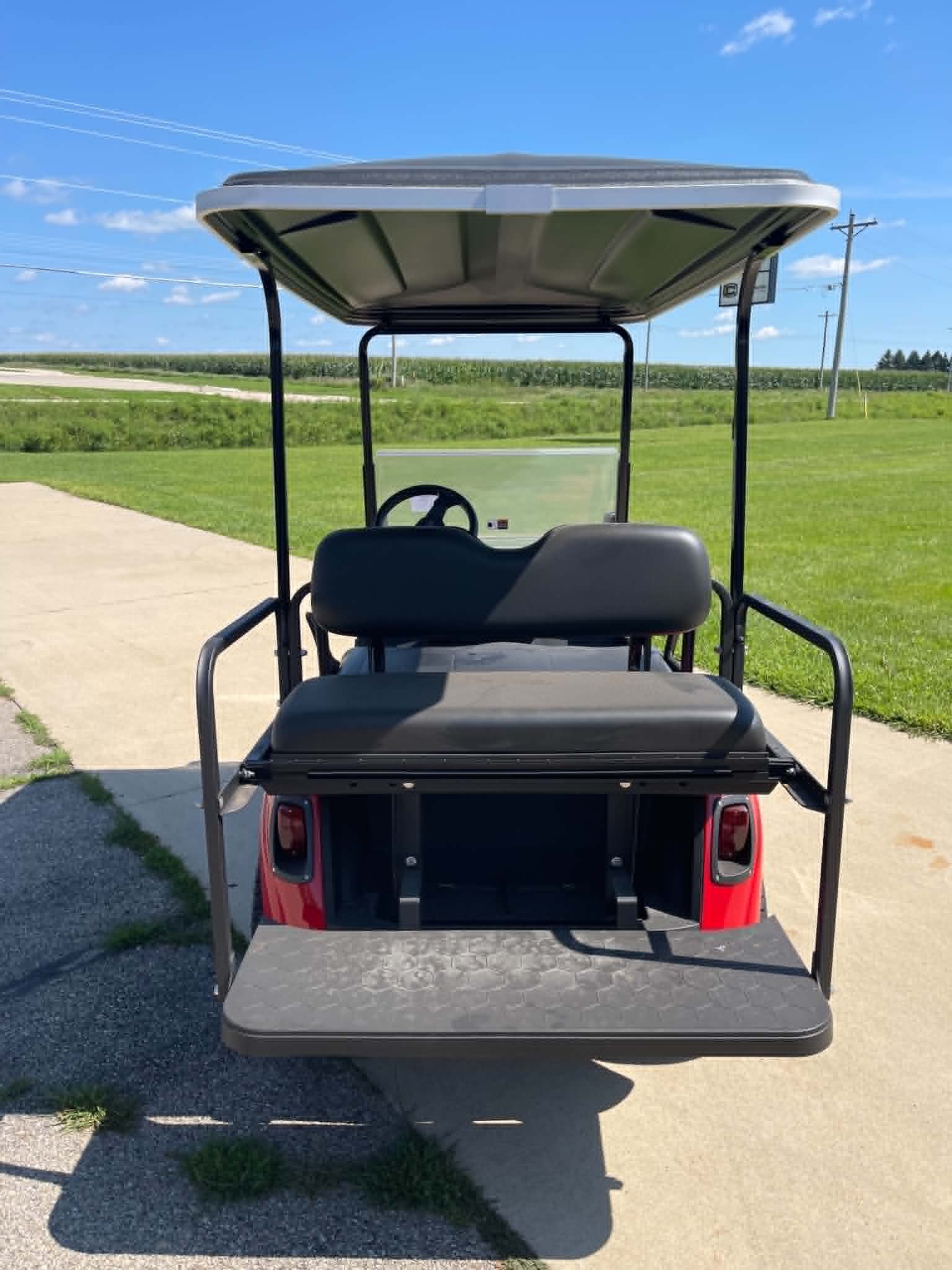 2021 EZGO RXV photo 4