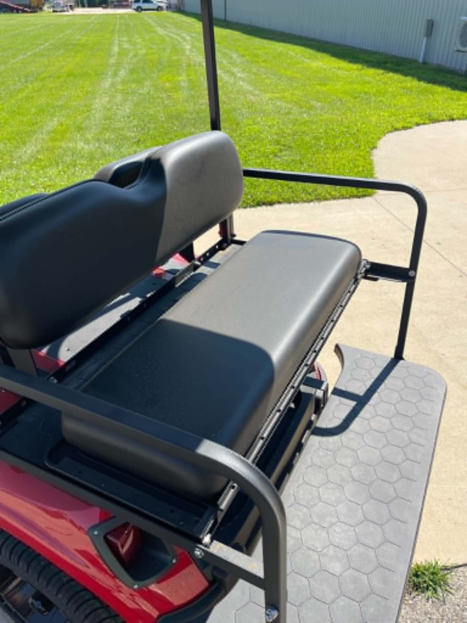 2021 EZGO RXV photo 5