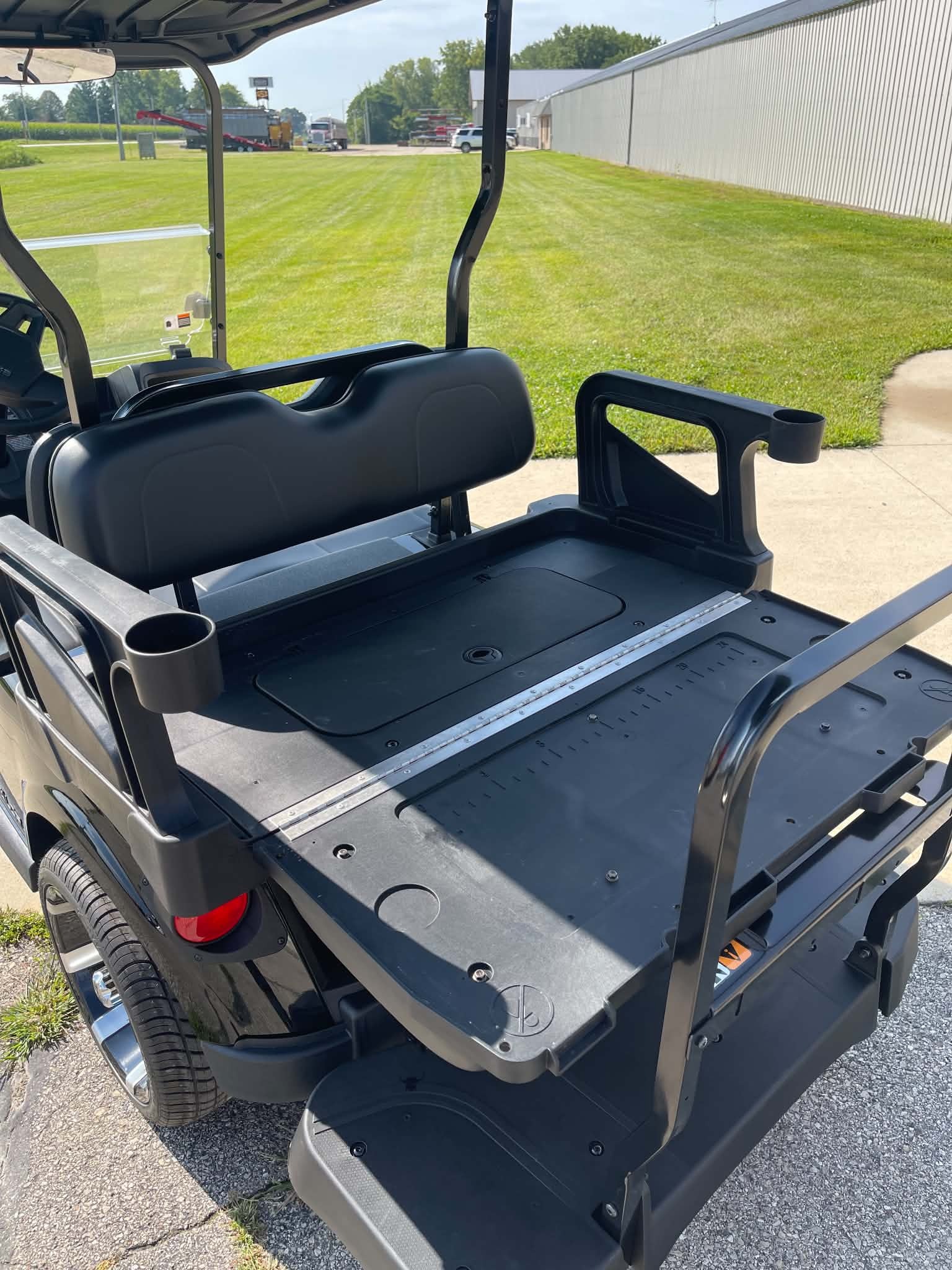2026 EZGO RXV photo 6