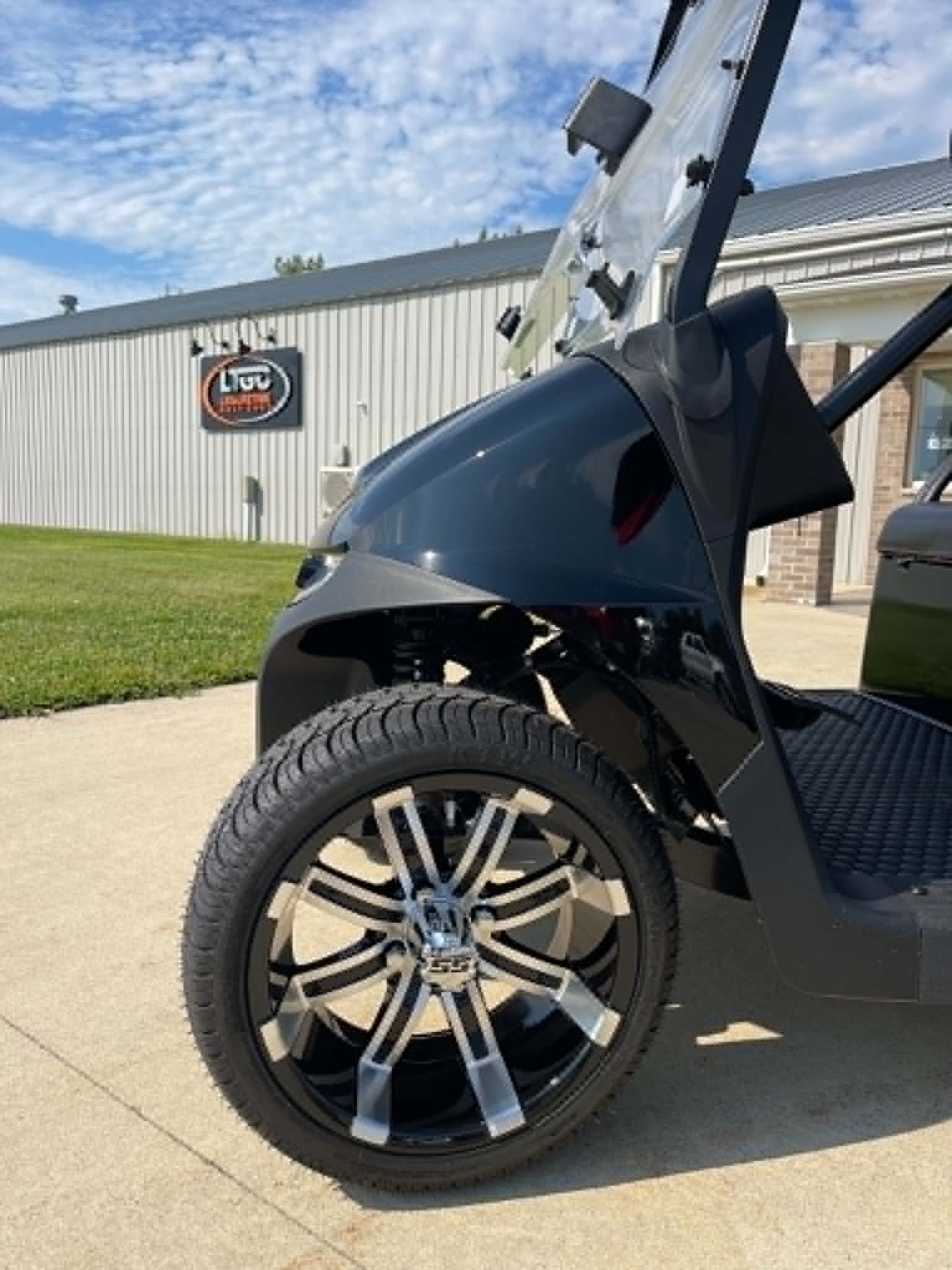 2026 EZGO RXV photo 9