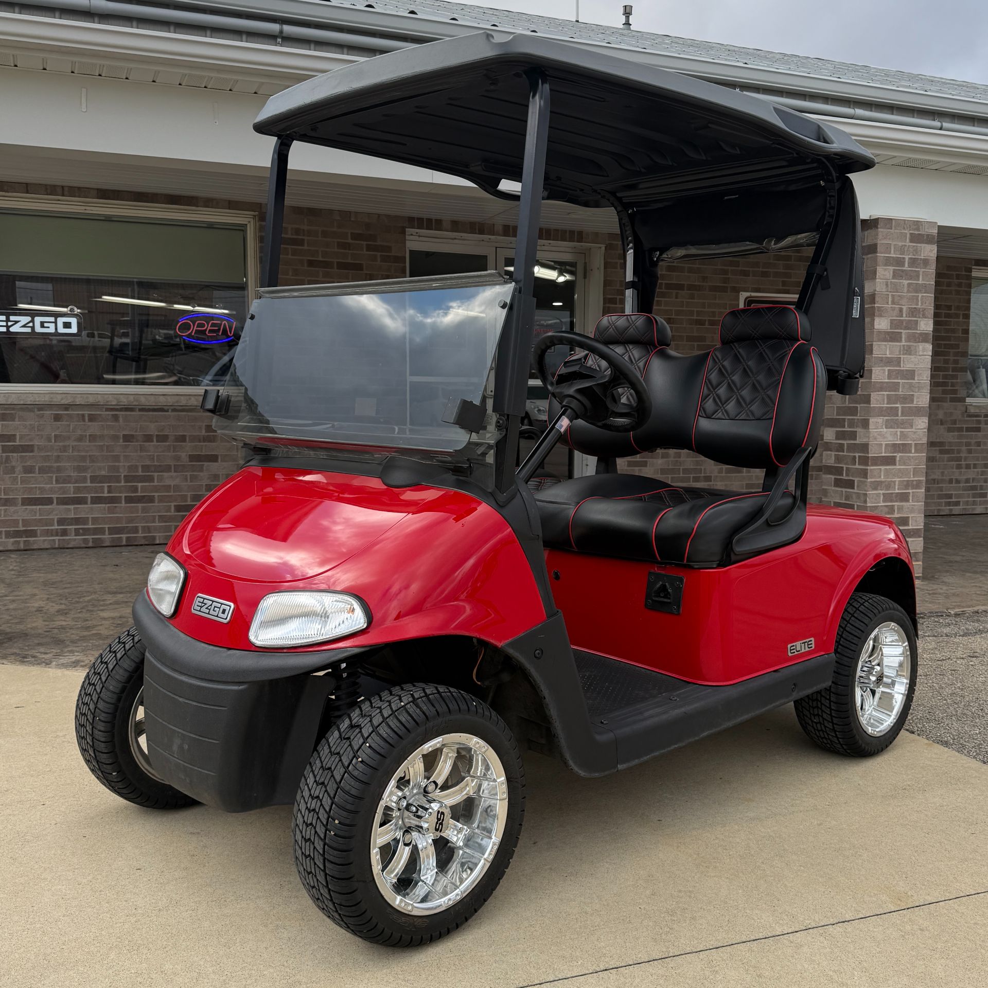 2021 E-Z-GO Freedom RXV ELiTE 2.0 in New Hampton, Iowa - Photo 1