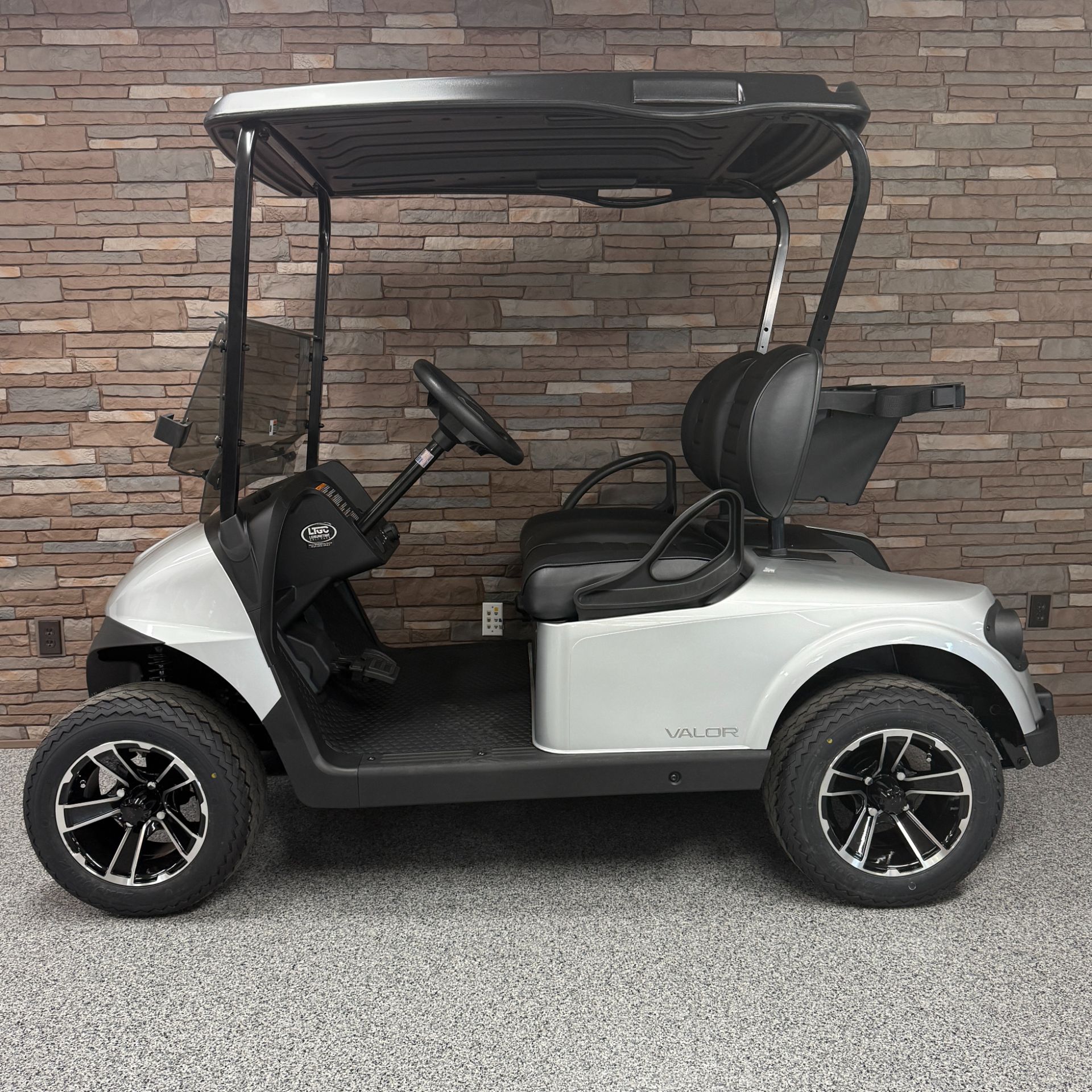 2026 E-Z-GO RXV 2 Valor S+ EX1 Sport in New Hampton, Iowa - Photo 2