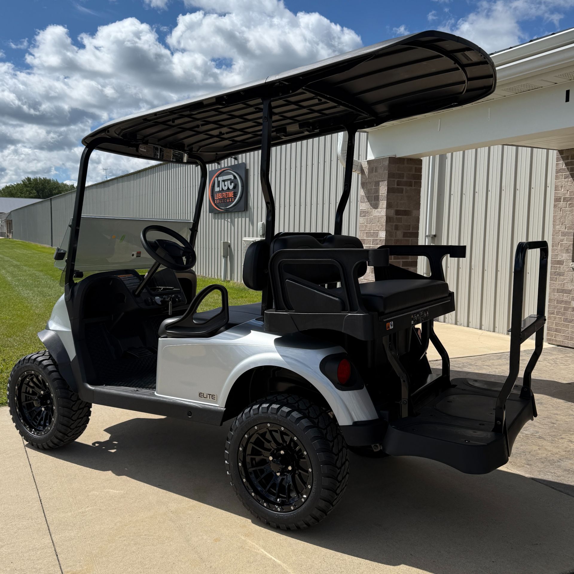 2026 E-Z-GO RXV 4 Summit X ELiTE Lithium in New Hampton, Iowa - Photo 3