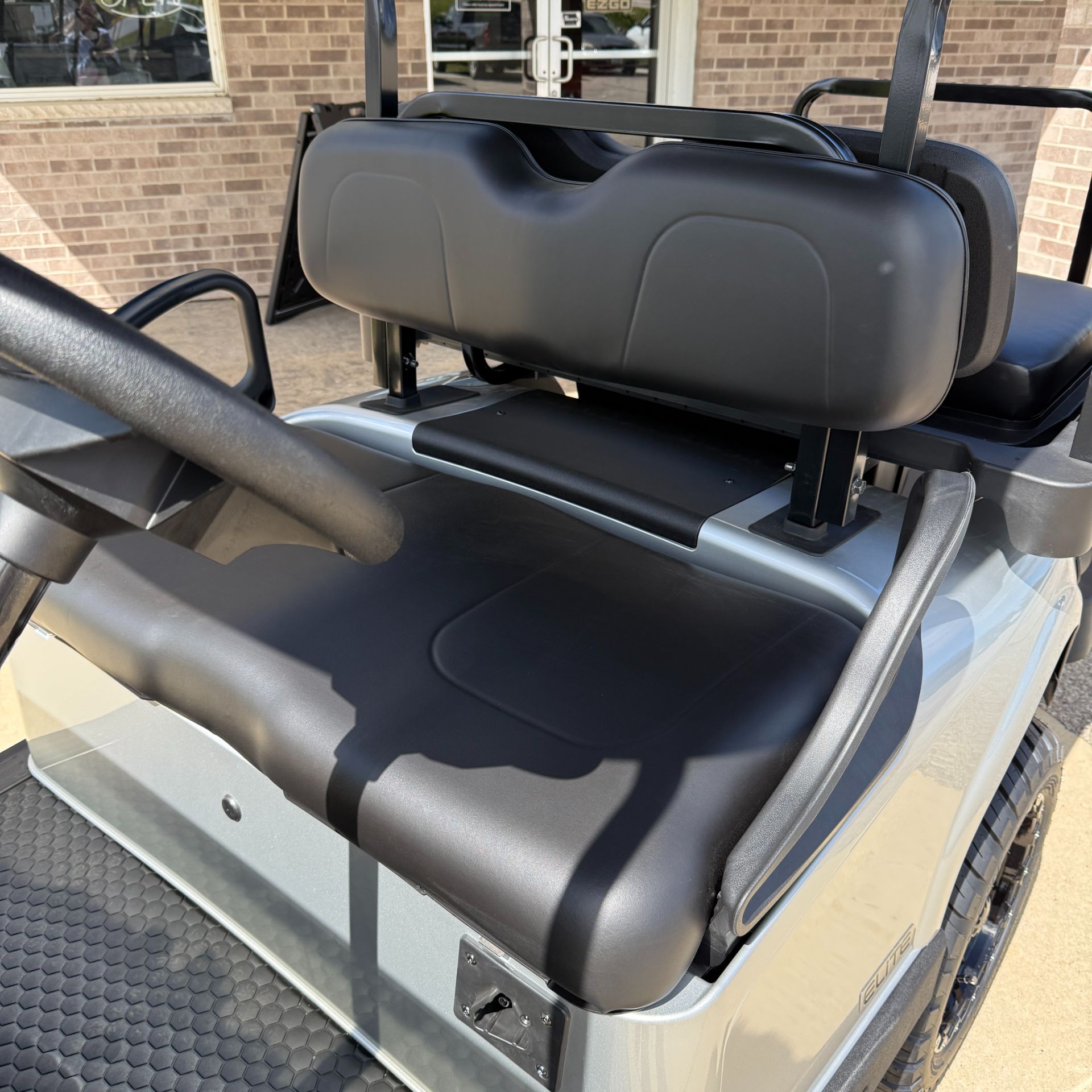 2026 E-Z-GO RXV 4 Summit X ELiTE Lithium in New Hampton, Iowa - Photo 5