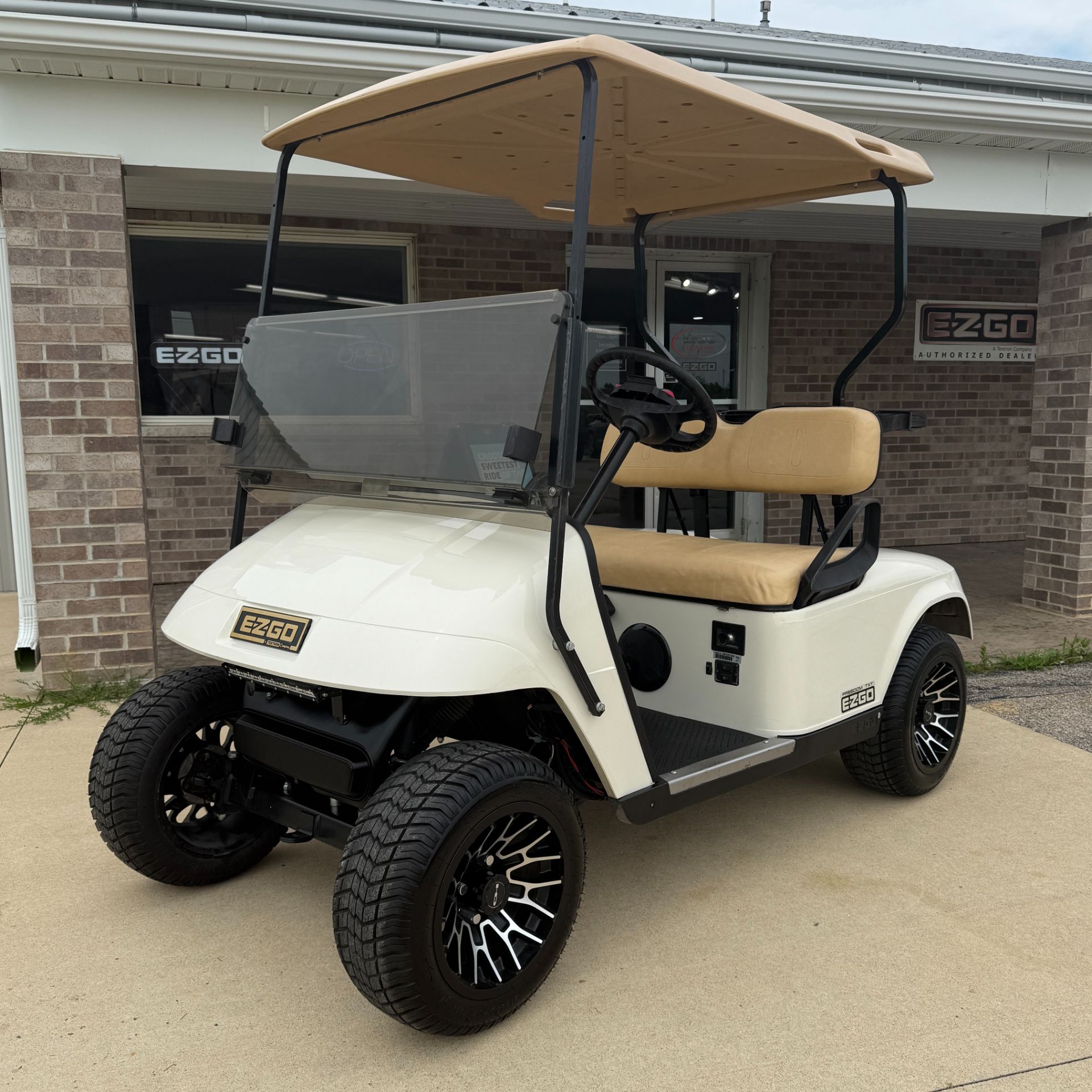 2013 E-Z-GO TXT Freedom Gasoline in New Hampton, Iowa - Photo 1