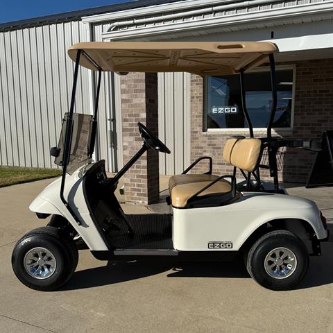 2013 E-Z-GO TXT Freedom Gasoline in New Hampton, Iowa - Photo 2