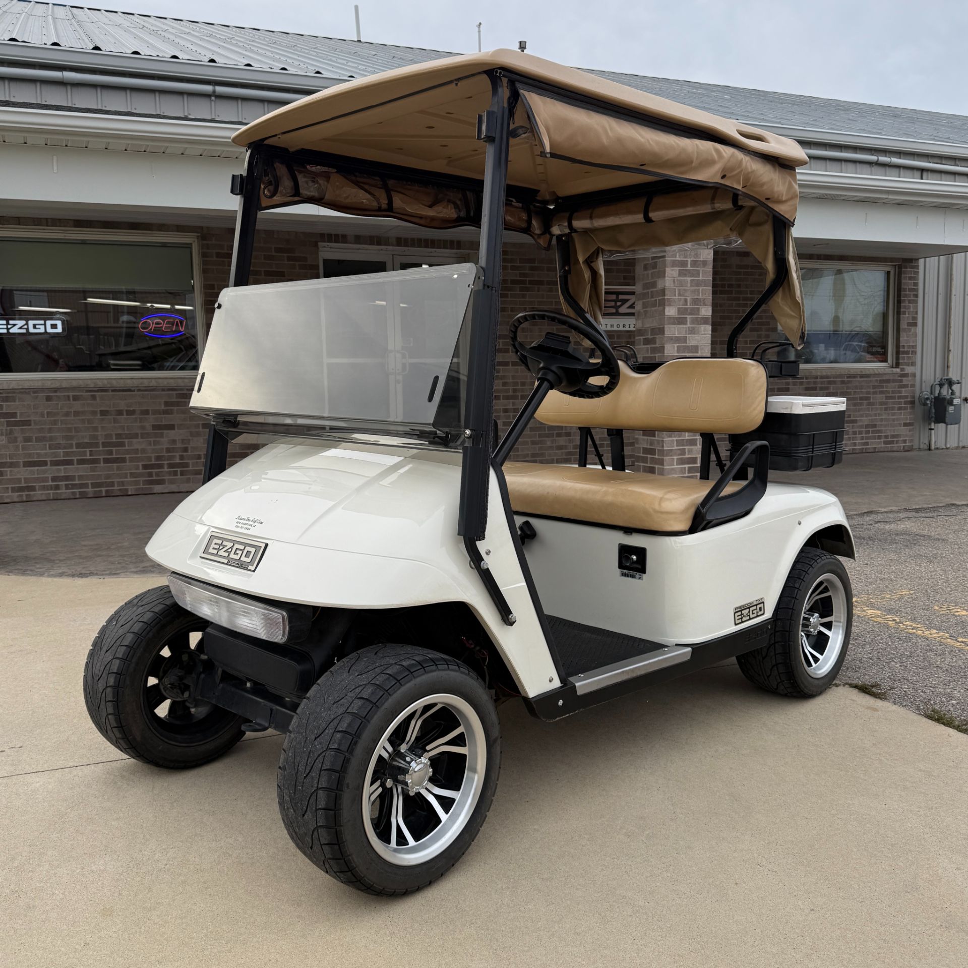 2013 E-Z-GO TXT Freedom Gasoline in New Hampton, Iowa - Photo 1