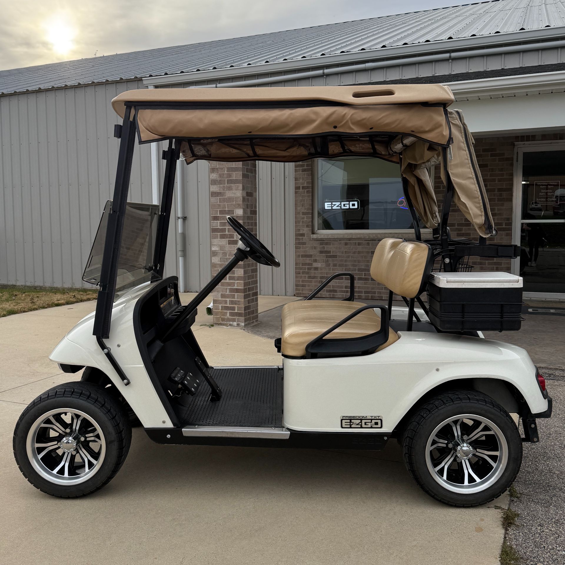 2013 E-Z-GO TXT Freedom Gasoline in New Hampton, Iowa - Photo 2