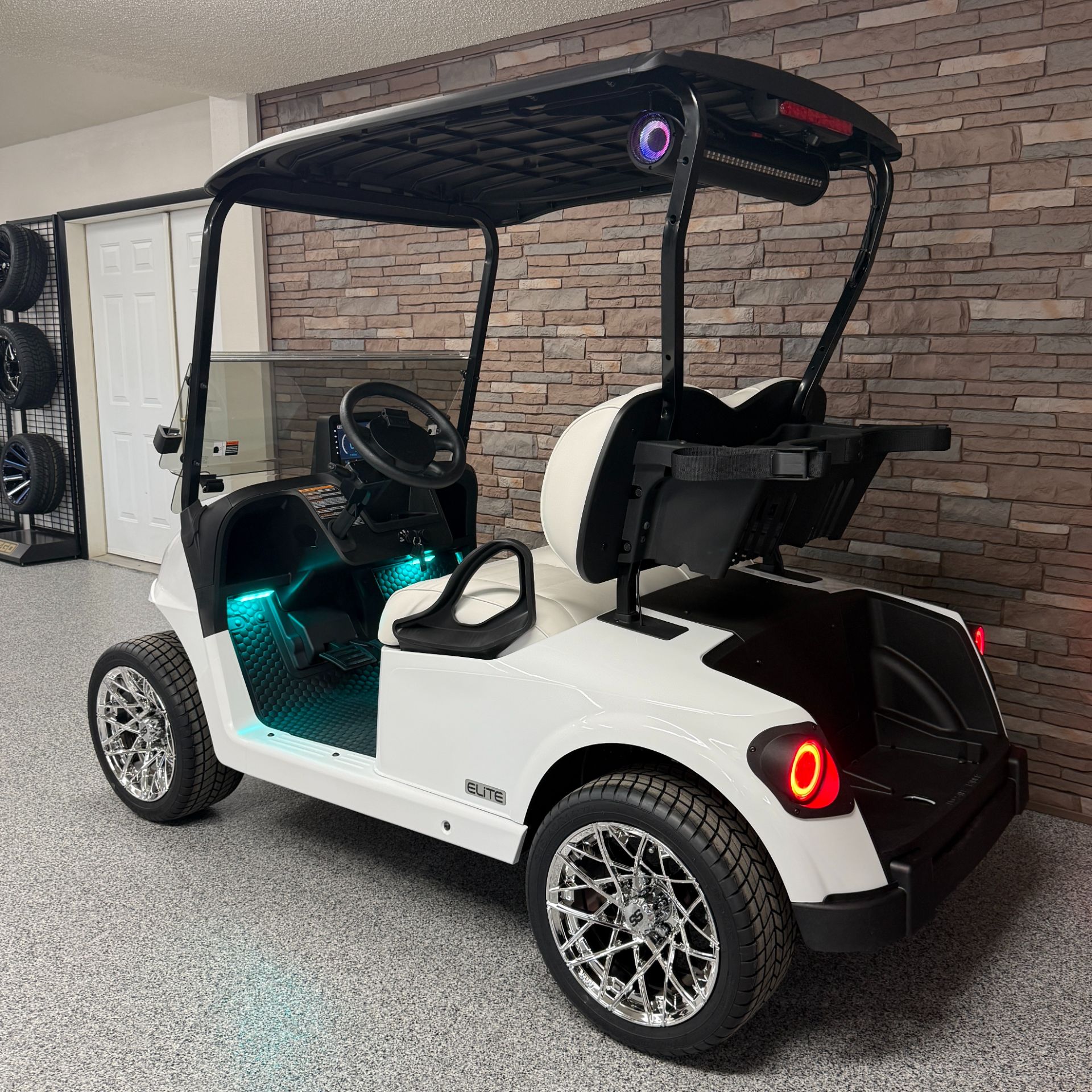 2026 E-Z-GO RXV 2 Freedom ELiTE Lithium in New Hampton, Iowa - Photo 3