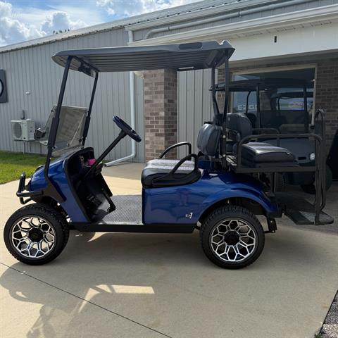 2020 E-Z-GO Valor Gas in New Hampton, Iowa - Photo 2