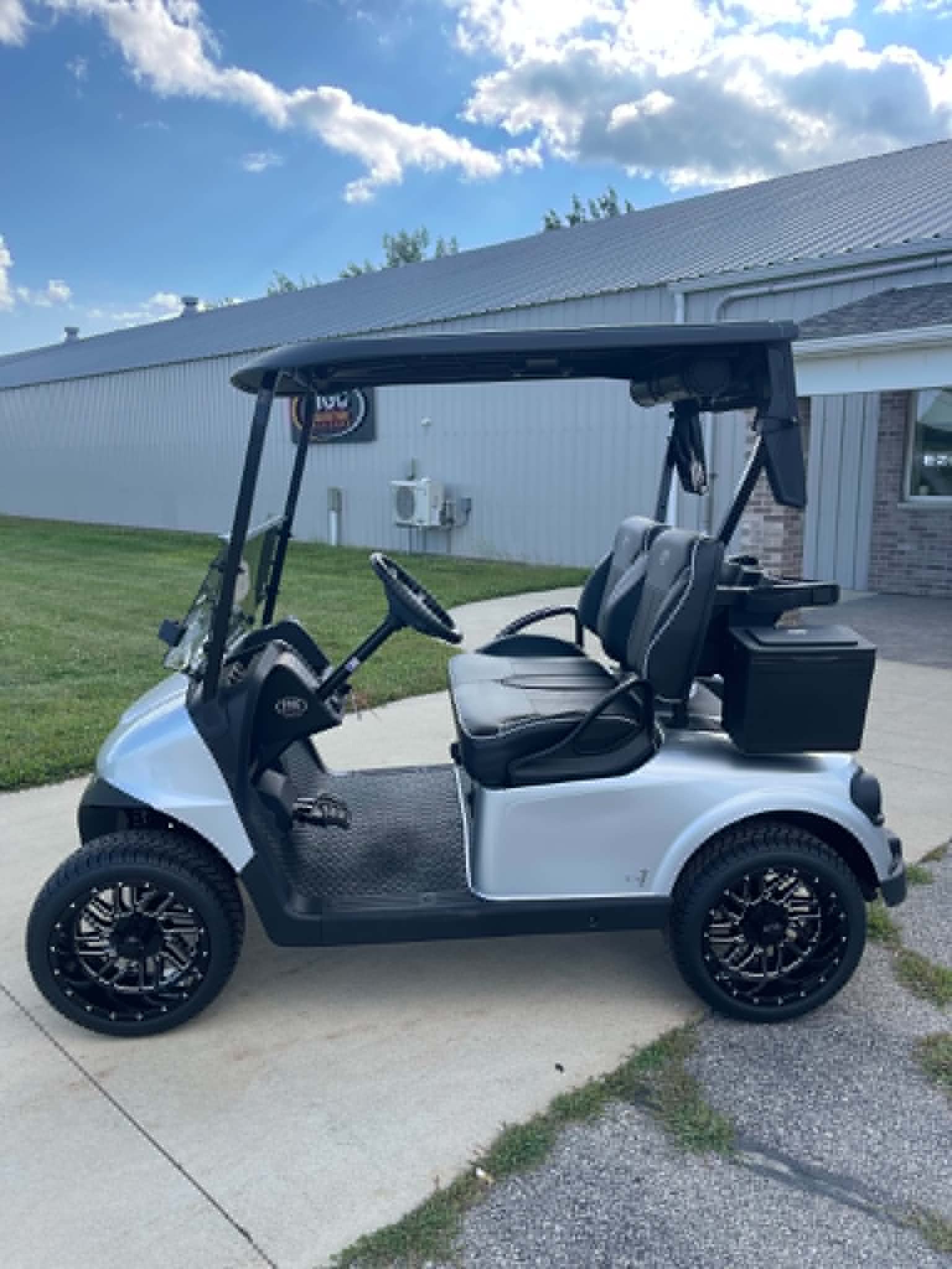2026 EZGO RXV photo 2
