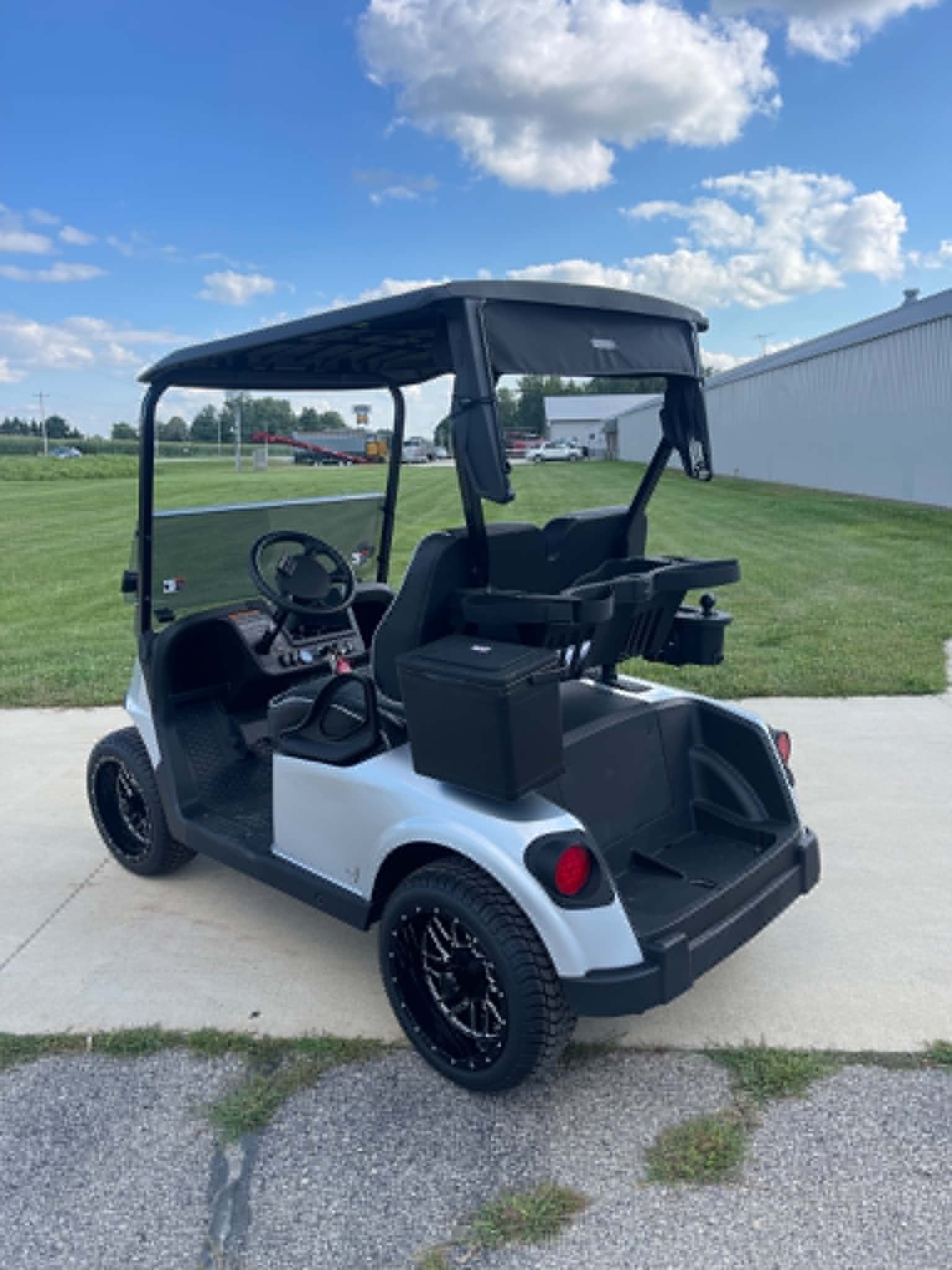 2026 EZGO RXV photo 3