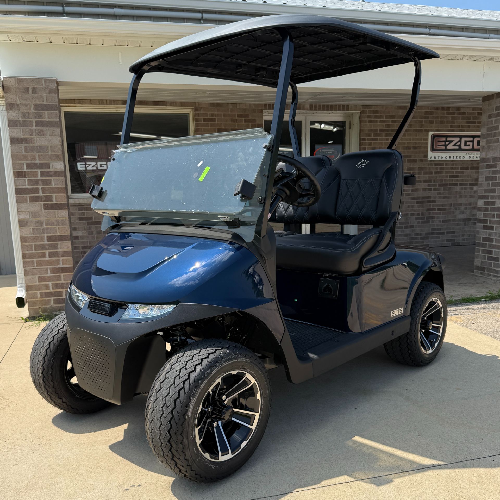 2026 E-Z-GO RXV 2 Freedom EX1 Gas in New Hampton, Iowa - Photo 1