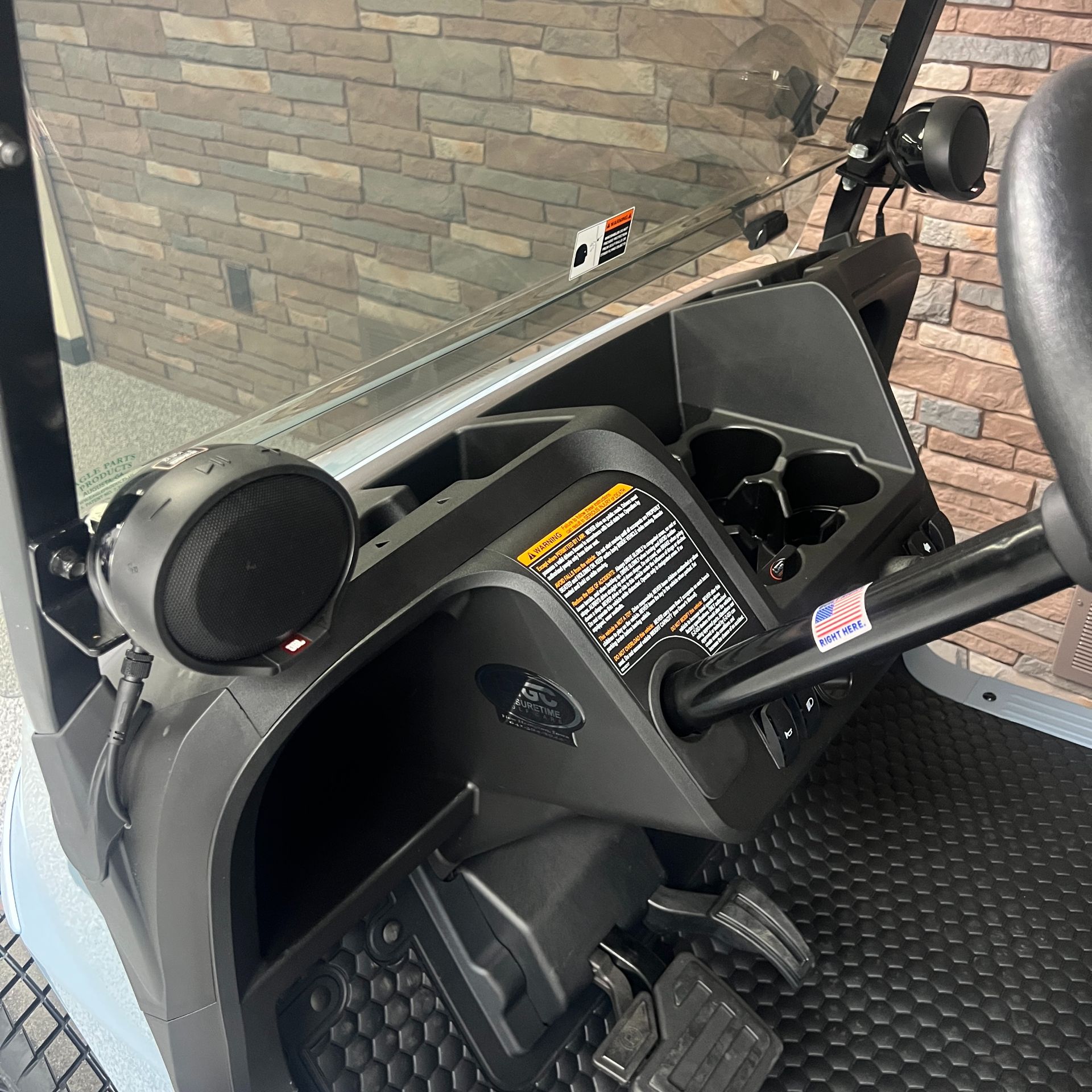 2026 E-Z-GO RXV 2 Freedom EX1 Gas in New Hampton, Iowa - Photo 4