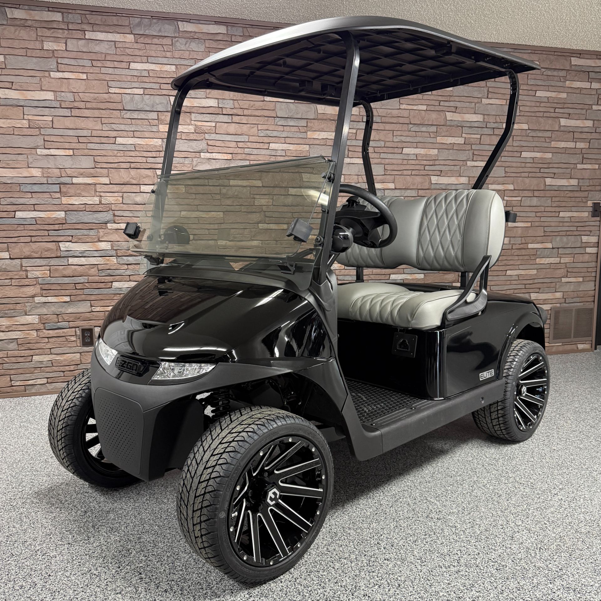 2026 E-Z-GO RXV 2 Freedom EX1 Gas in New Hampton, Iowa - Photo 1