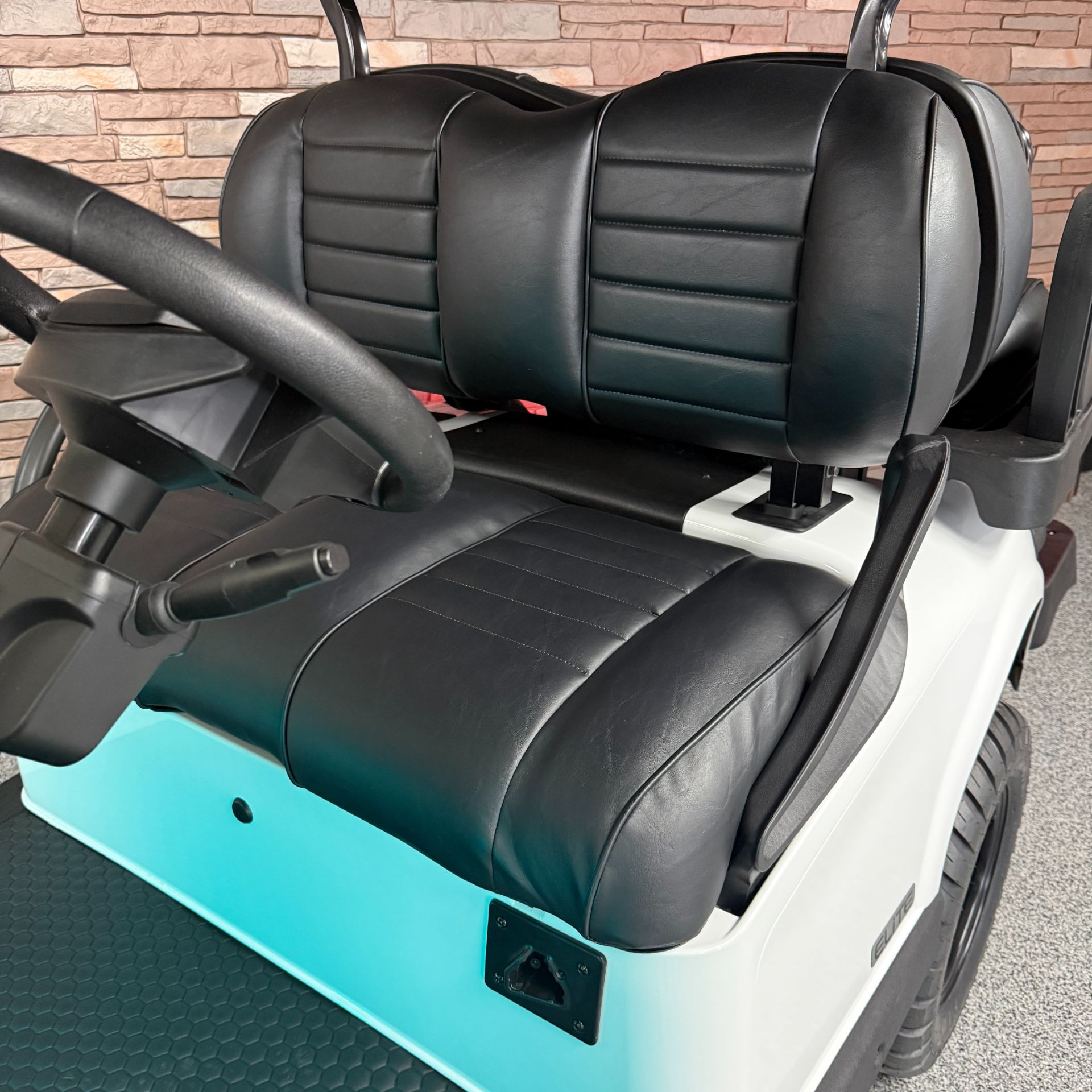 2026 E-Z-GO RXV 4 Summit XT ELiTE Lithium in New Hampton, Iowa - Photo 7