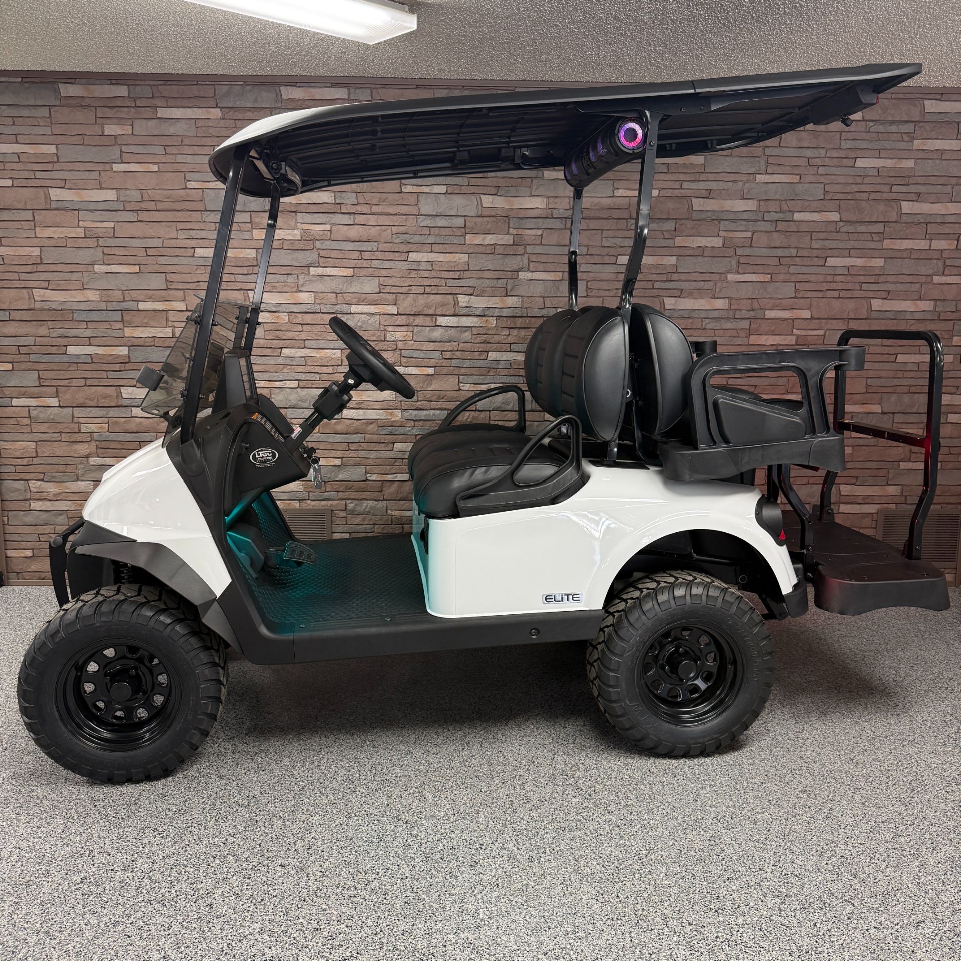 2026 E-Z-GO RXV 4 Summit XT ELiTE Lithium in New Hampton, Iowa - Photo 3