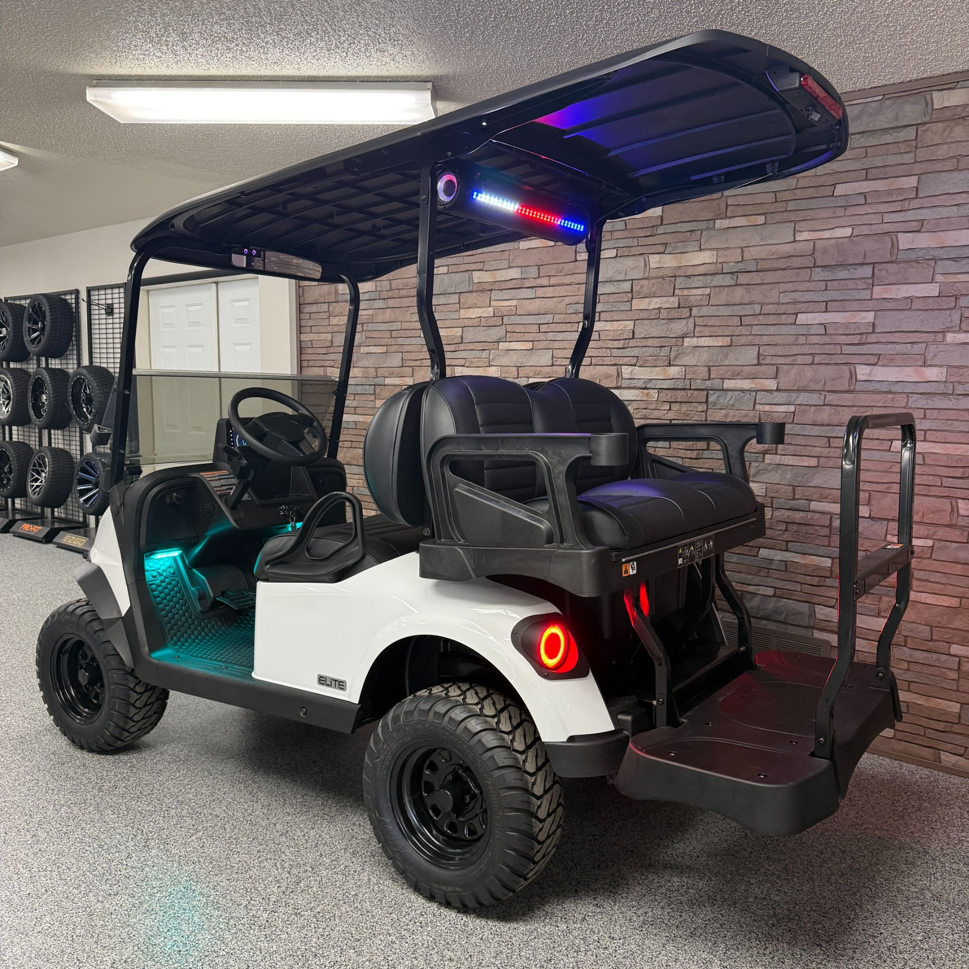 2026 E-Z-GO RXV 4 Summit XT ELiTE Lithium in New Hampton, Iowa - Photo 4