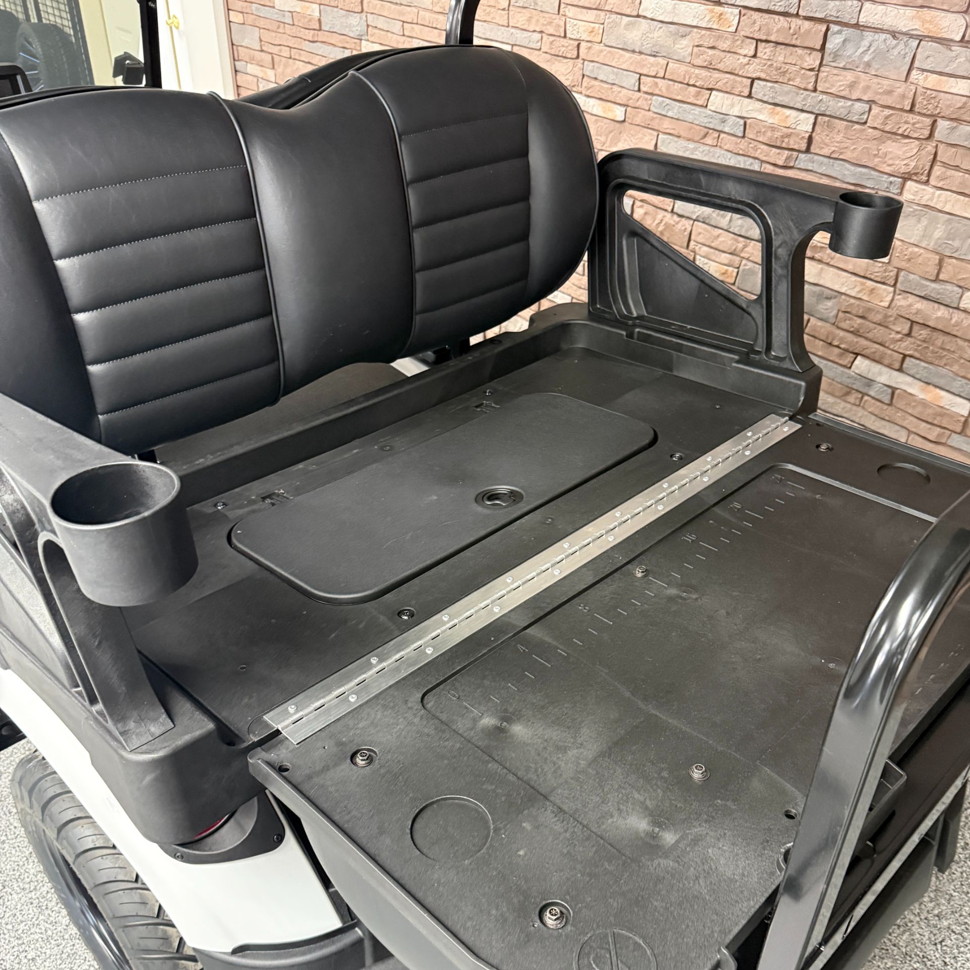 2026 E-Z-GO RXV 4 Summit XT ELiTE Lithium in New Hampton, Iowa - Photo 10