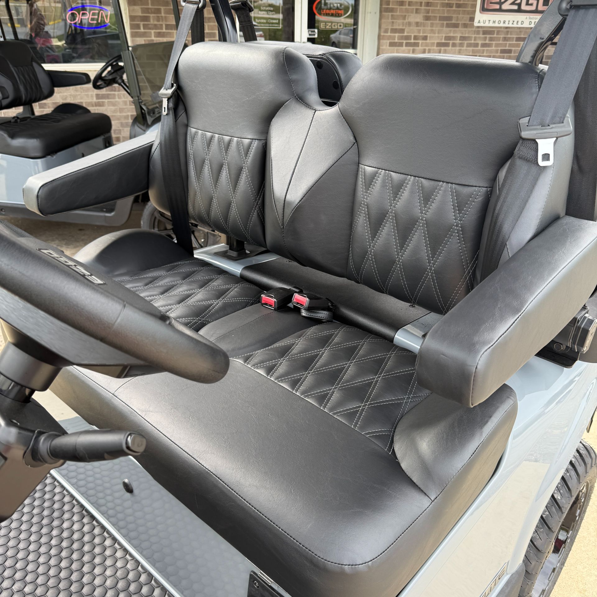 2026 E-Z-GO RXV 4 Summit XTL ELiTE Lithium in New Hampton, Iowa - Photo 5