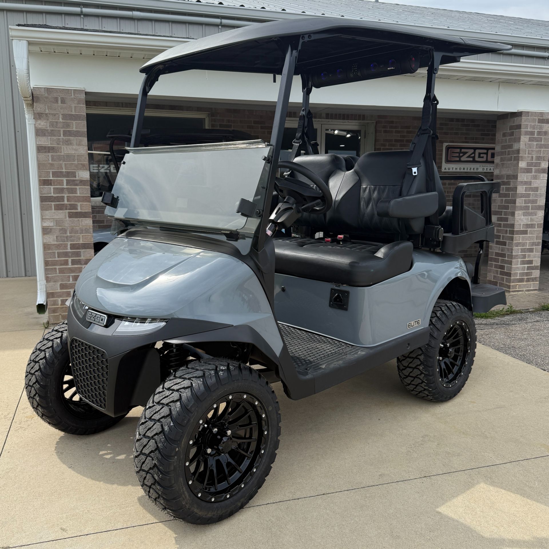 2026 E-Z-GO RXV 4 Summit XTL ELiTE Lithium in New Hampton, Iowa - Photo 1