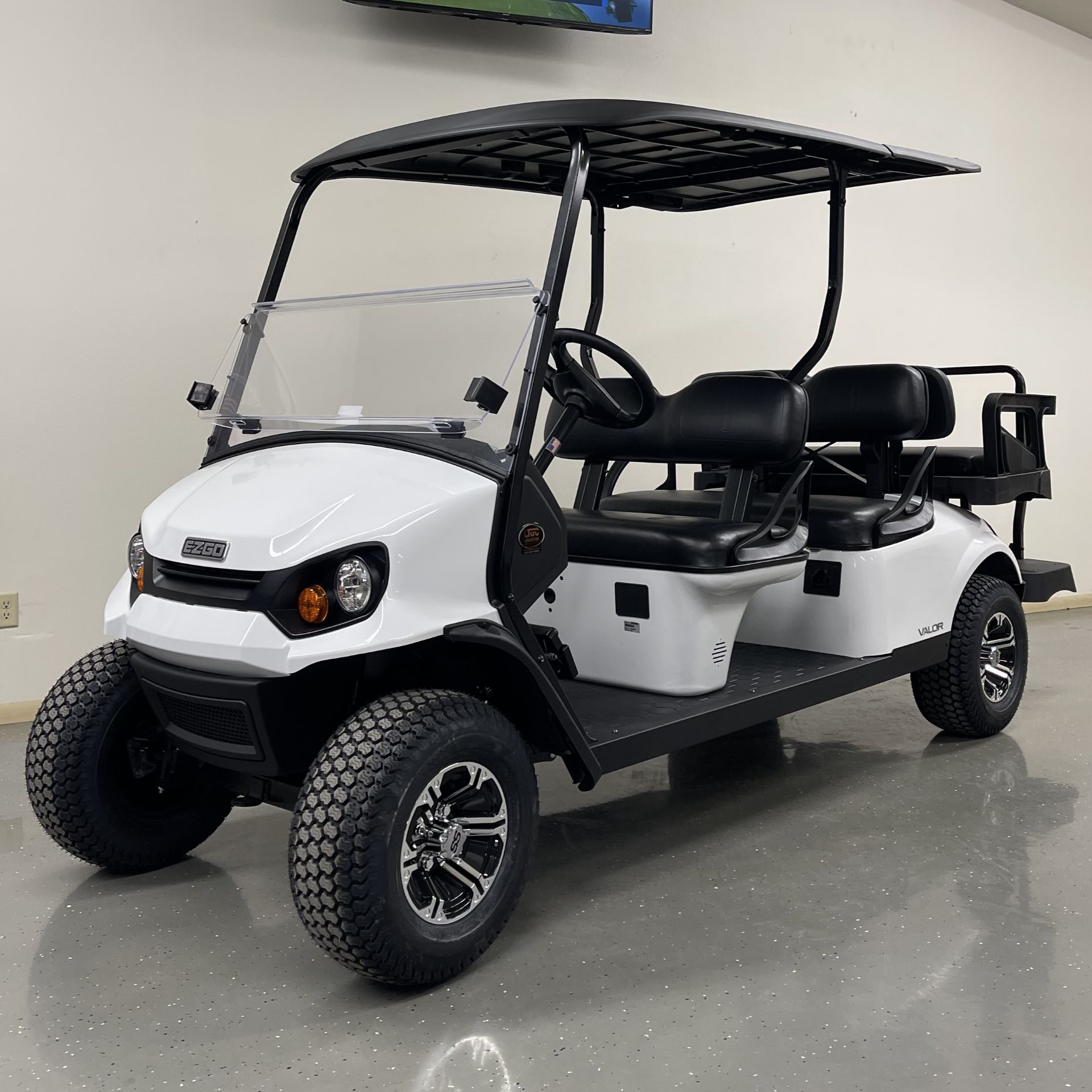 2024 E-Z-GO Valor 6 in New Hampton, Iowa