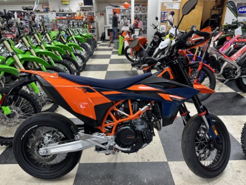 New 2026 KTM 690 SMC R, Hamburg NJ | Specs, Price, Photos | Orange