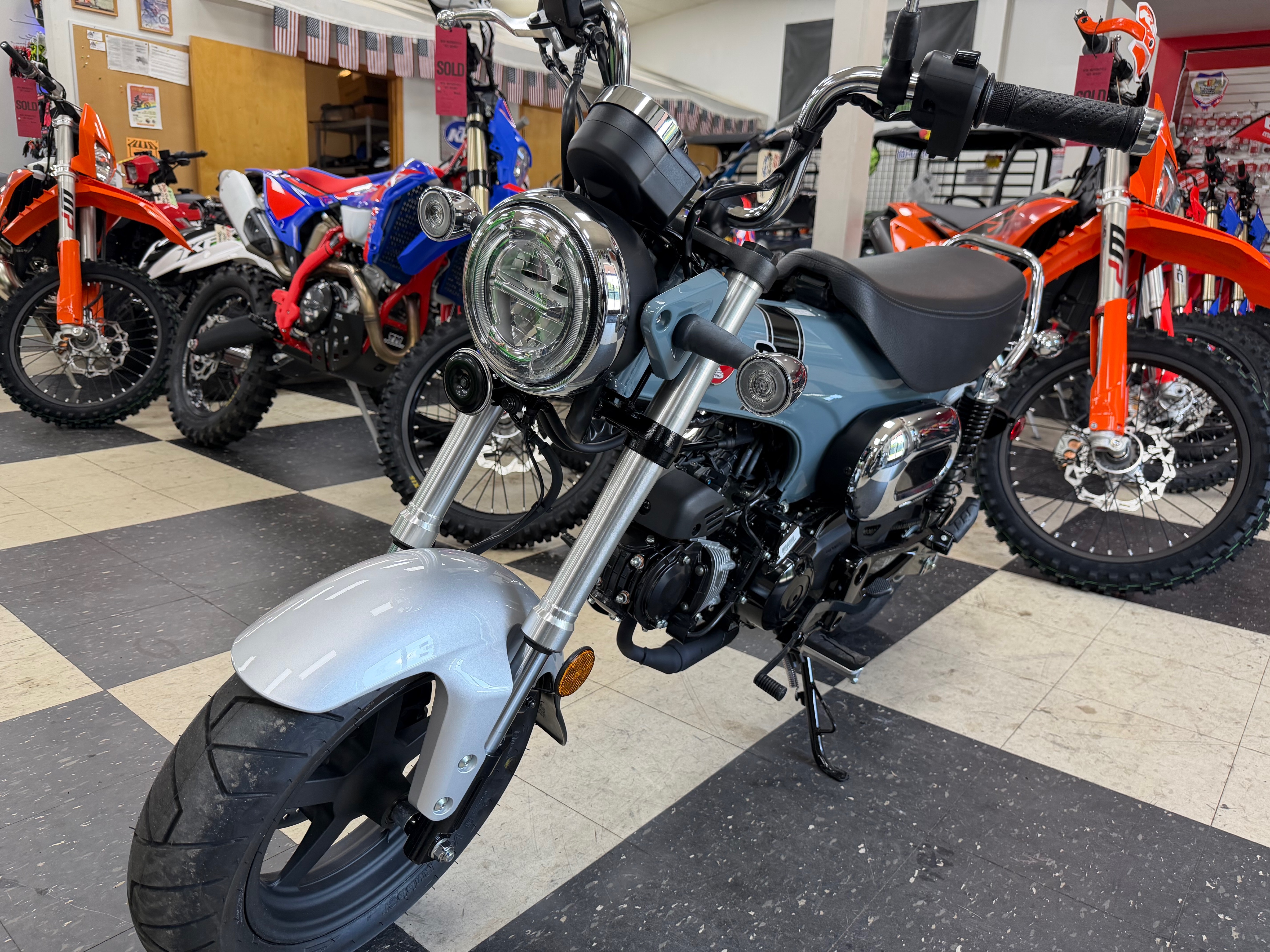 2025 Honda Dax 125 10