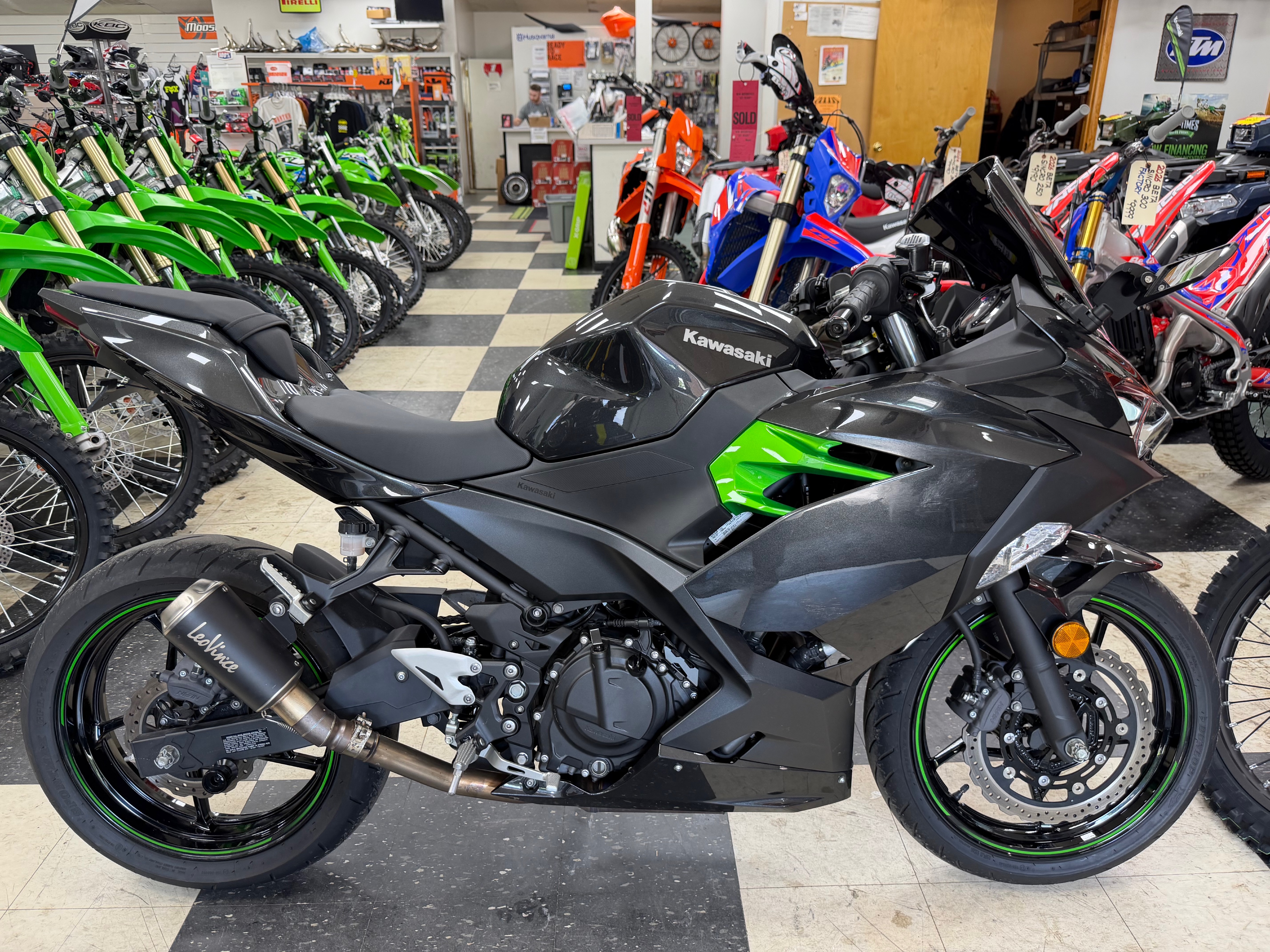 Used 2023 Kawasaki Ninja 400 (Non-ABS), Hamburg NJ | Specs, Price Used 2023 Kawasaki Ninja 400 (Non-ABS), Hamburg NJ | Specs, Price