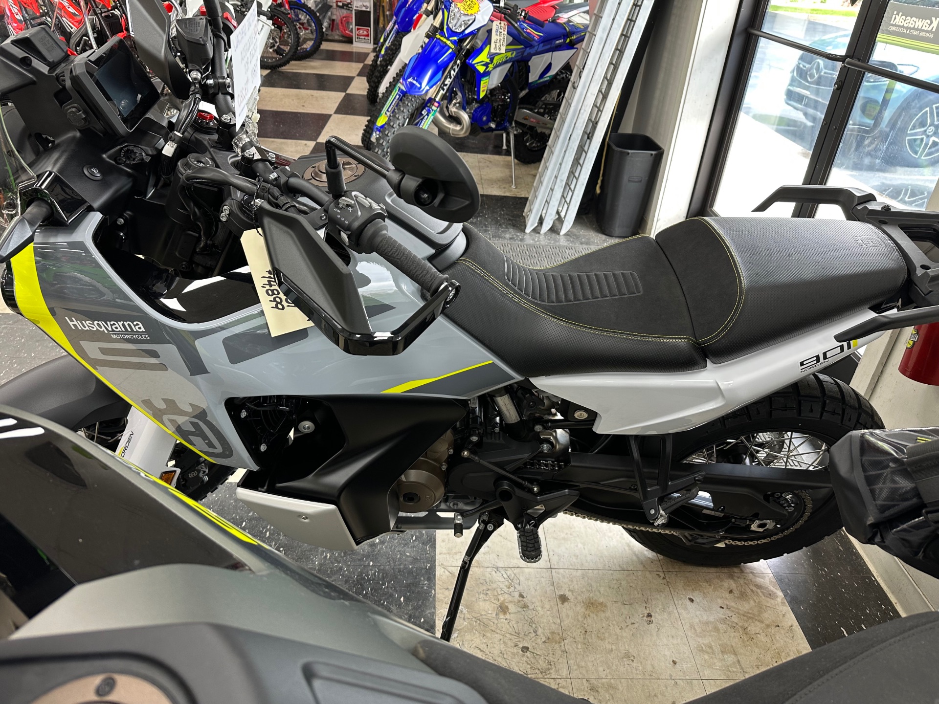 2025 Husqvarna Norden 901 4