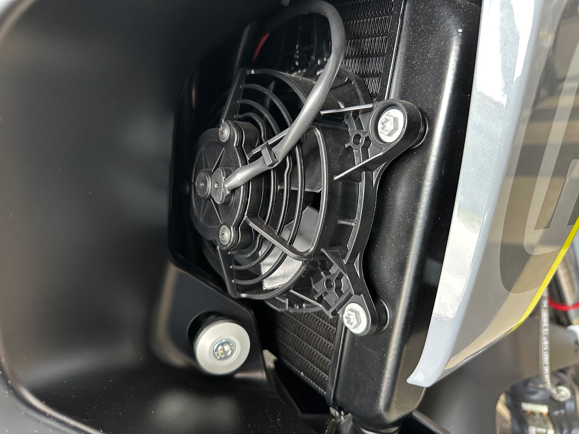 2025 Husqvarna Norden 901 10