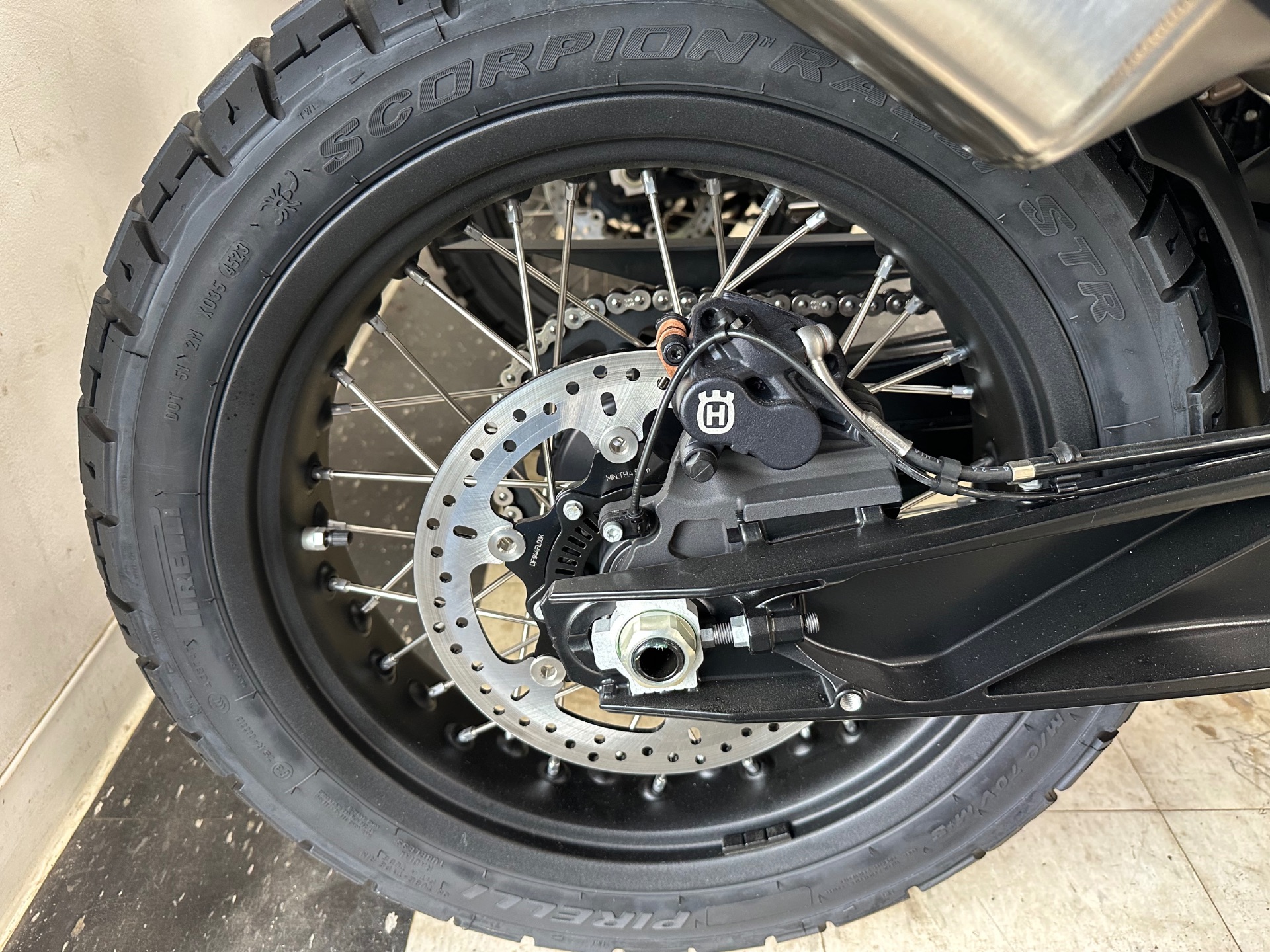 2025 Husqvarna Norden 901 11