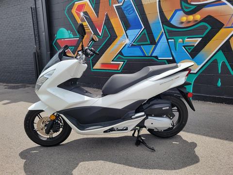 PCX81白 2022 Honda® PCX ABS | RC Hill Honda Powersports