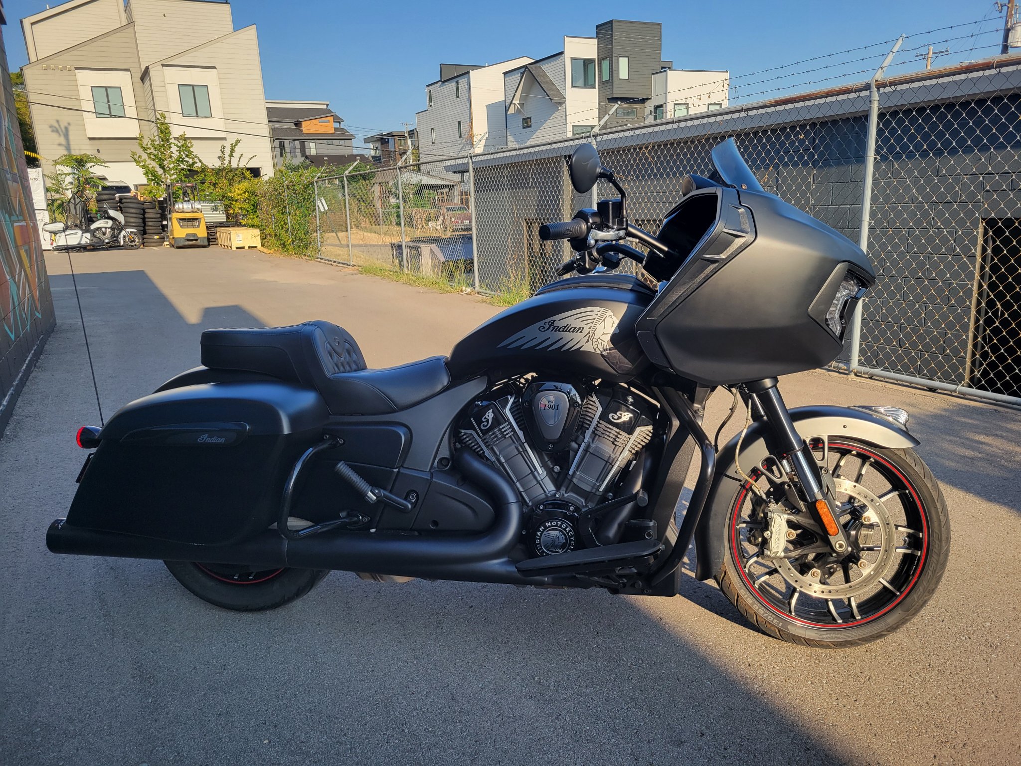 2021  Challenger® Dark Horse® 5
