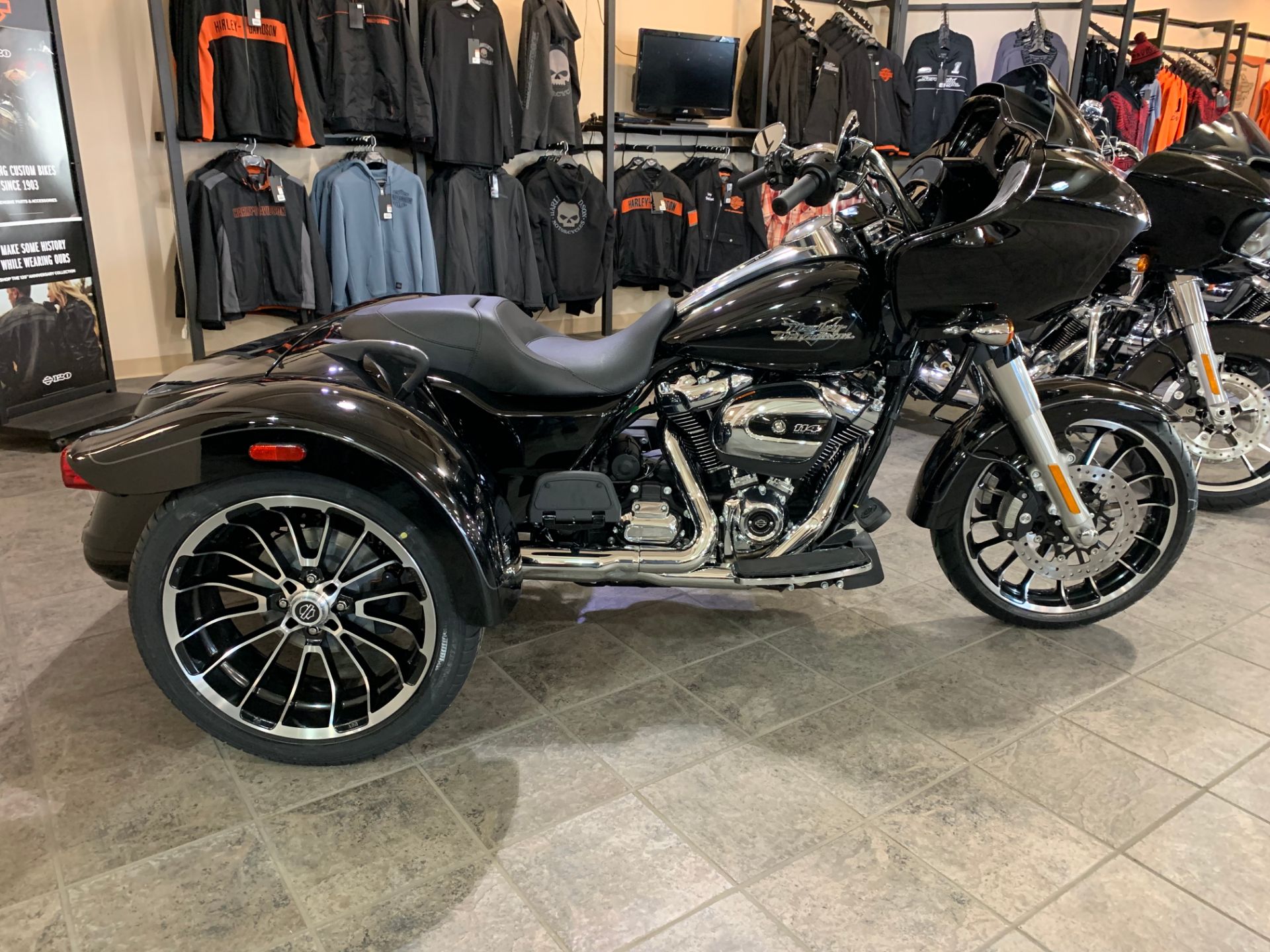 New 2024 Harley-Davidson ROAD GLIDE Vivid Black | Motorcycles in