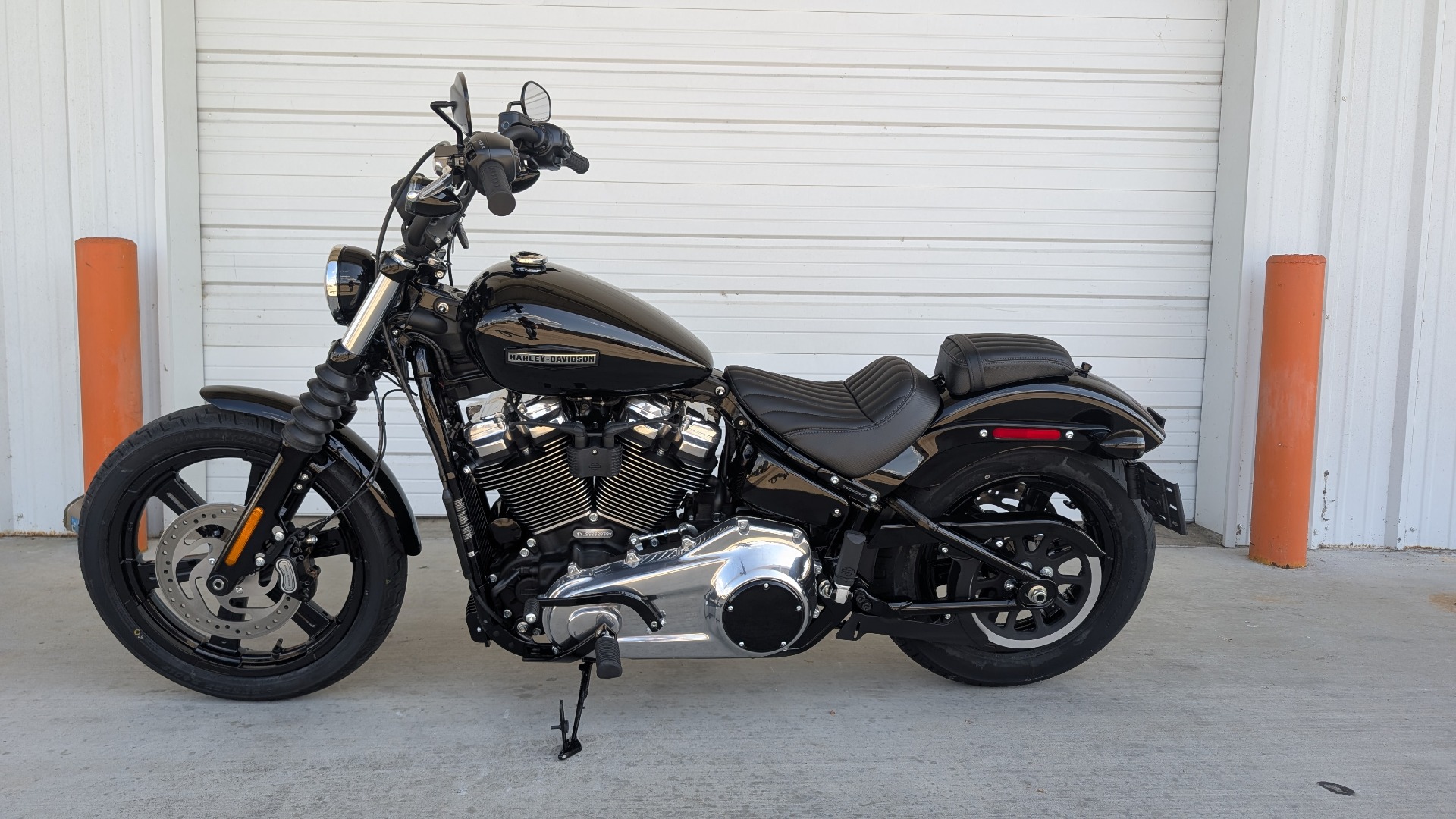 New 2025 Harley-Davidson Street Bob® Vivid Black with Cast