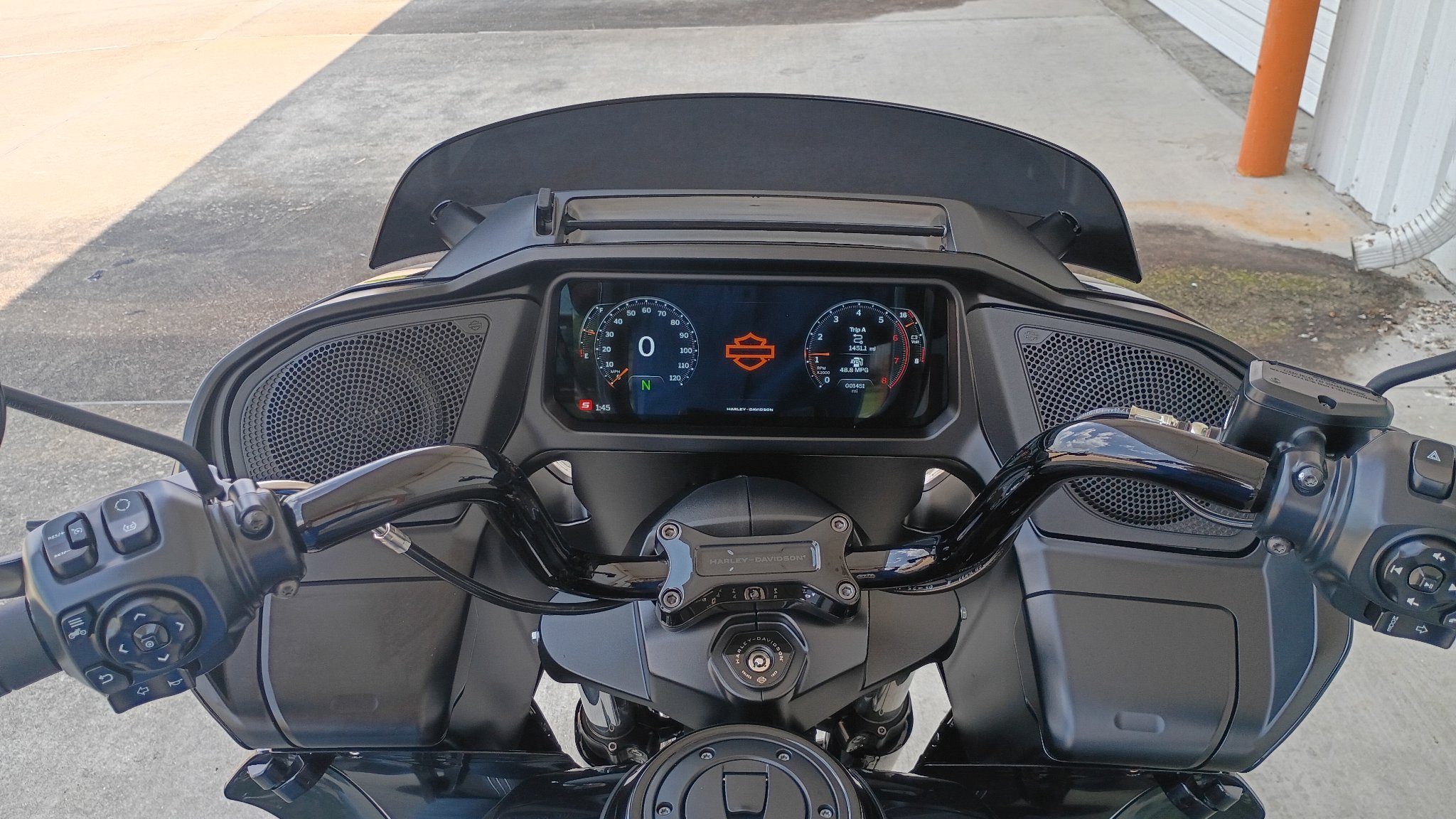 2026 Harley-Davidson Road Glide® 11
