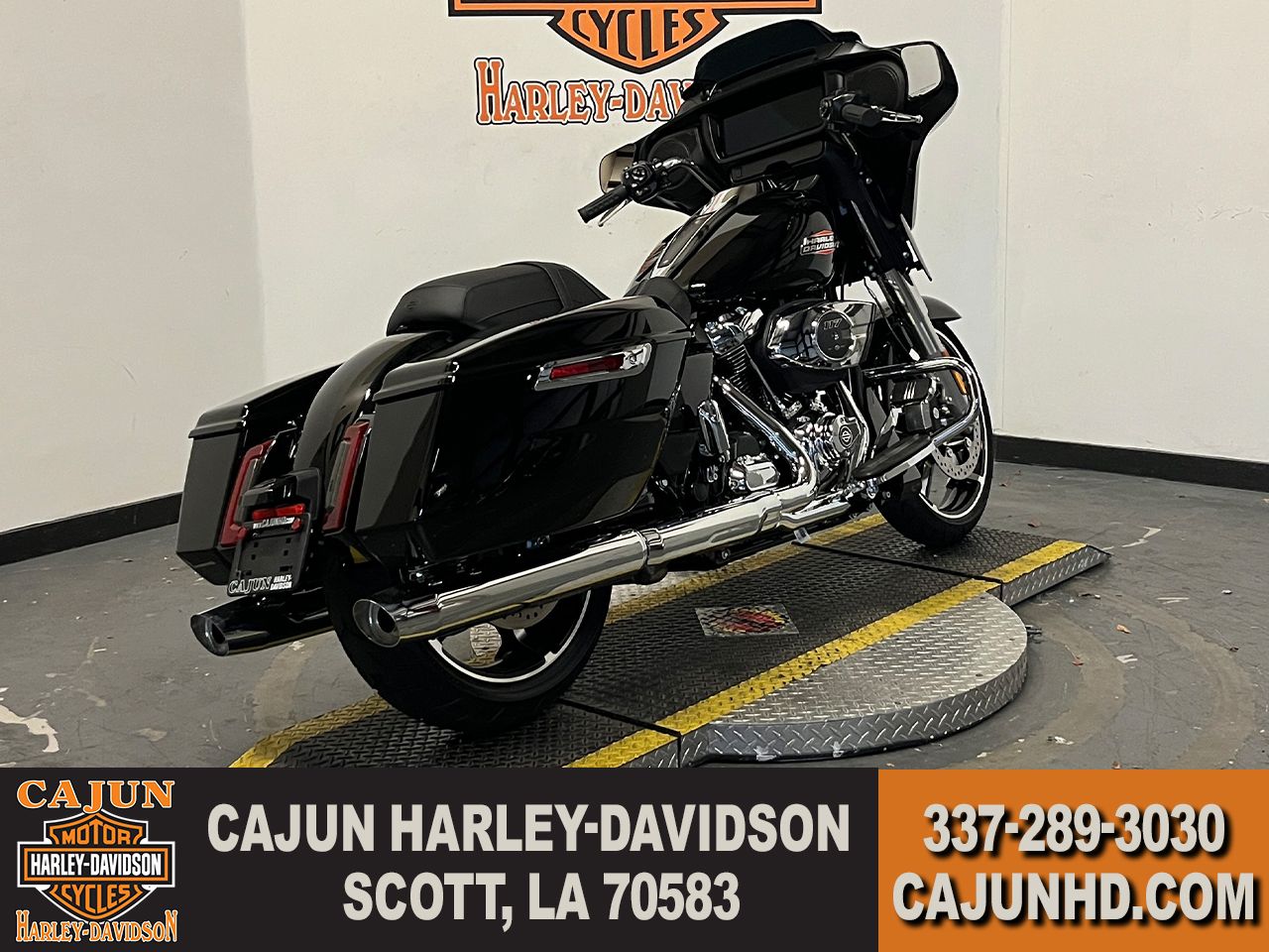 2025 Harley-Davidson Street Glide® in Scott, Louisiana - Photo 8