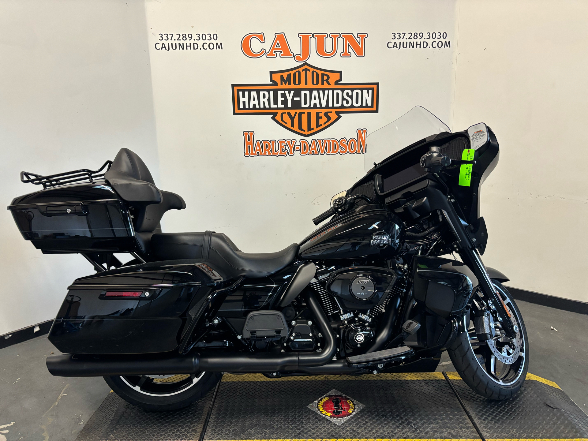 2025 Harley-Davidson Street Glide® Ultra in Scott, Louisiana - Photo 1