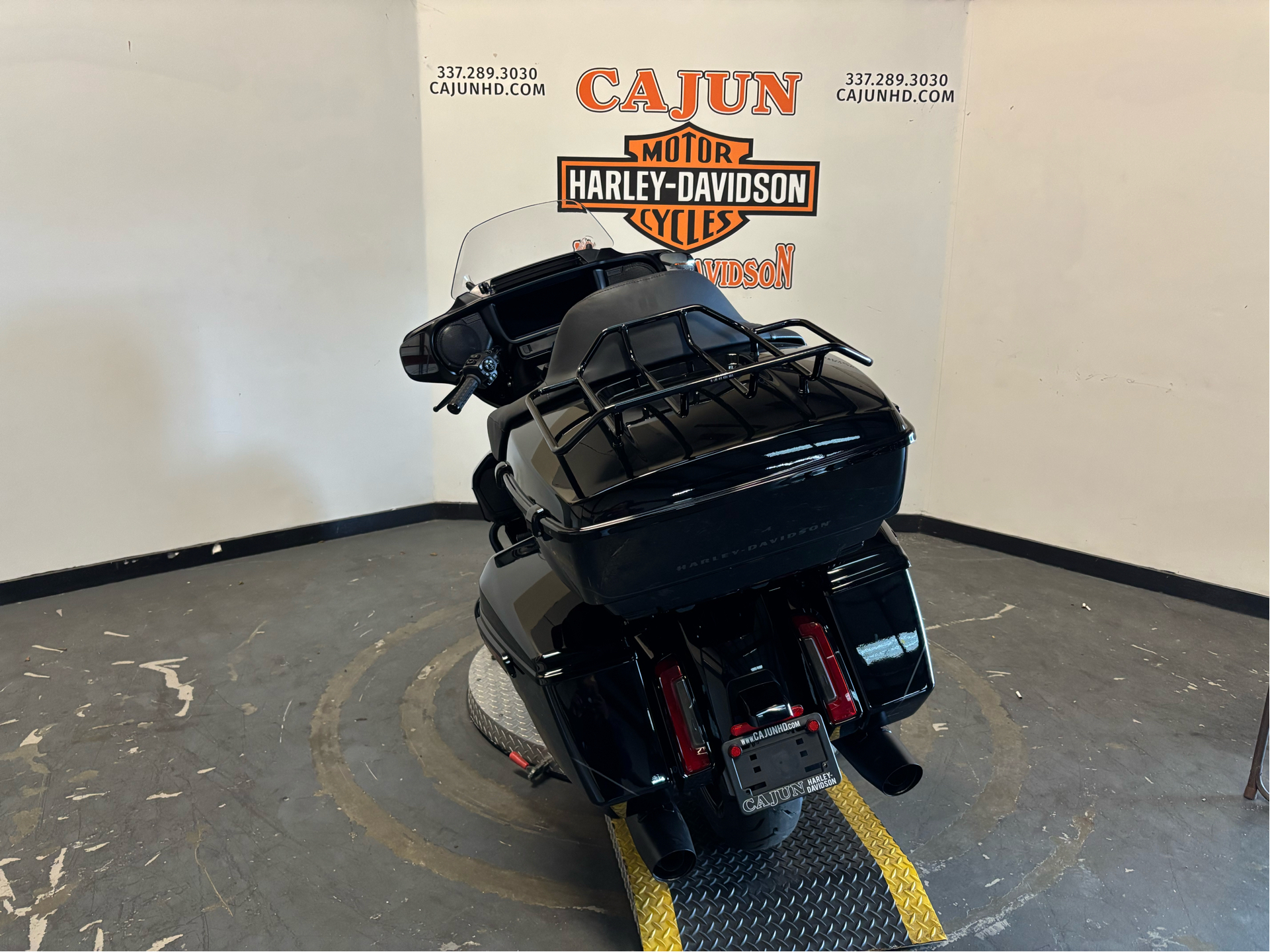 2025 Harley-Davidson Street Glide® Ultra in Scott, Louisiana - Photo 2