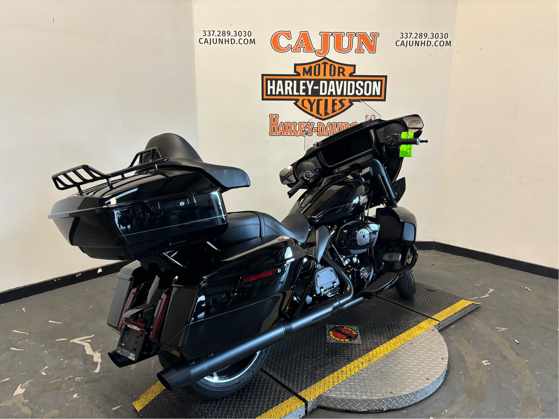 2025 Harley-Davidson Street Glide® Ultra in Scott, Louisiana - Photo 3