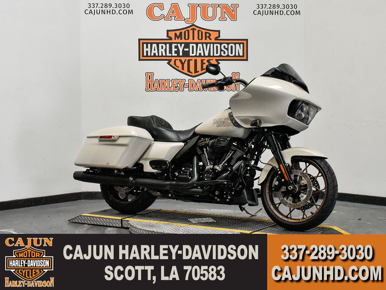 Road Glide ST - Photo 2