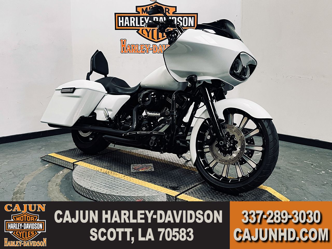 2012 Harley-Davidson Road Glide® Custom in Scott, Louisiana - Photo 2