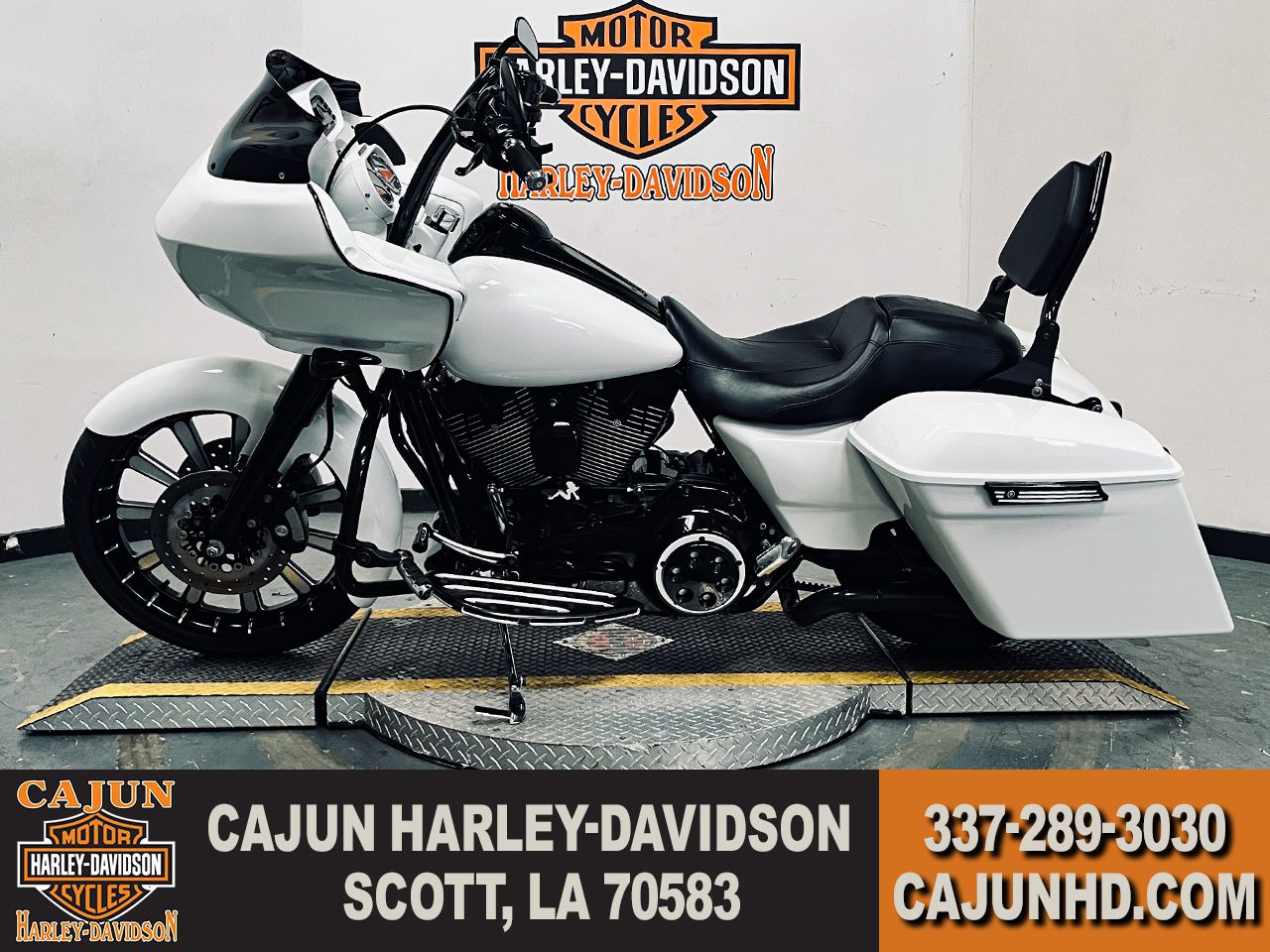 2012 Harley-Davidson Road Glide® Custom in Scott, Louisiana - Photo 5